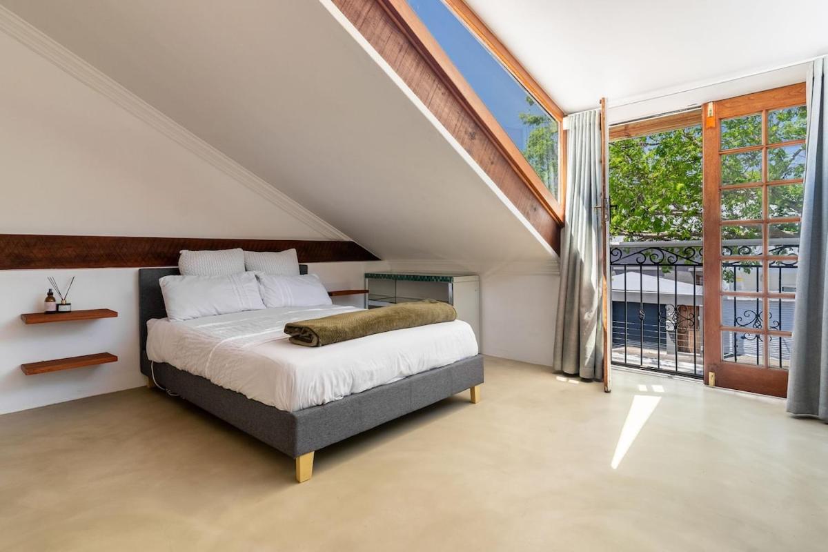 Modern Rustic Gem at the foot of Table Mountain