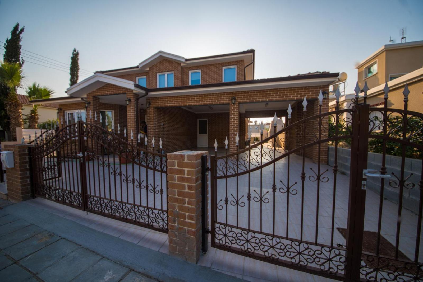Panais Villa