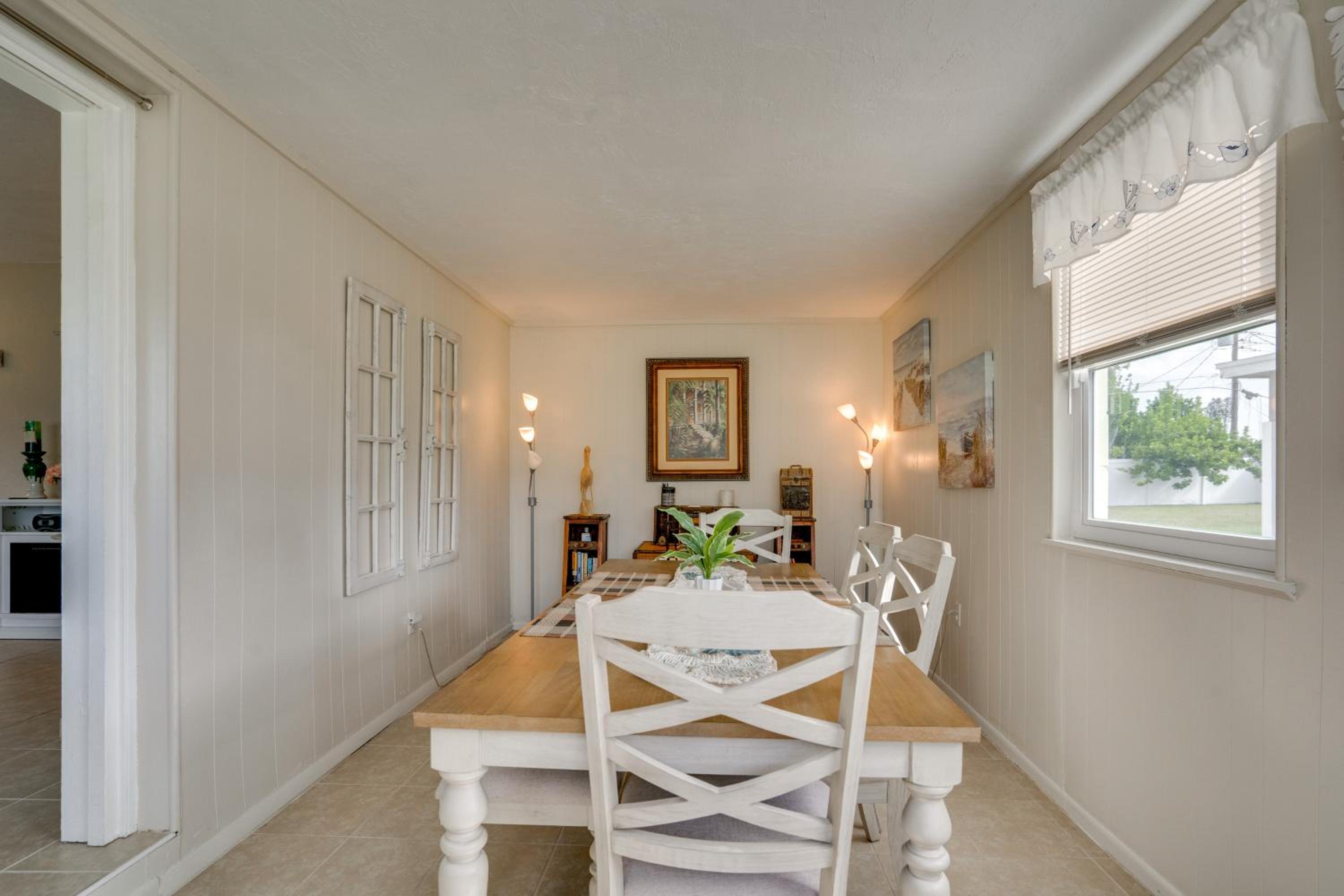 Relax in Hot Tub, Walk to Springs North Port Home