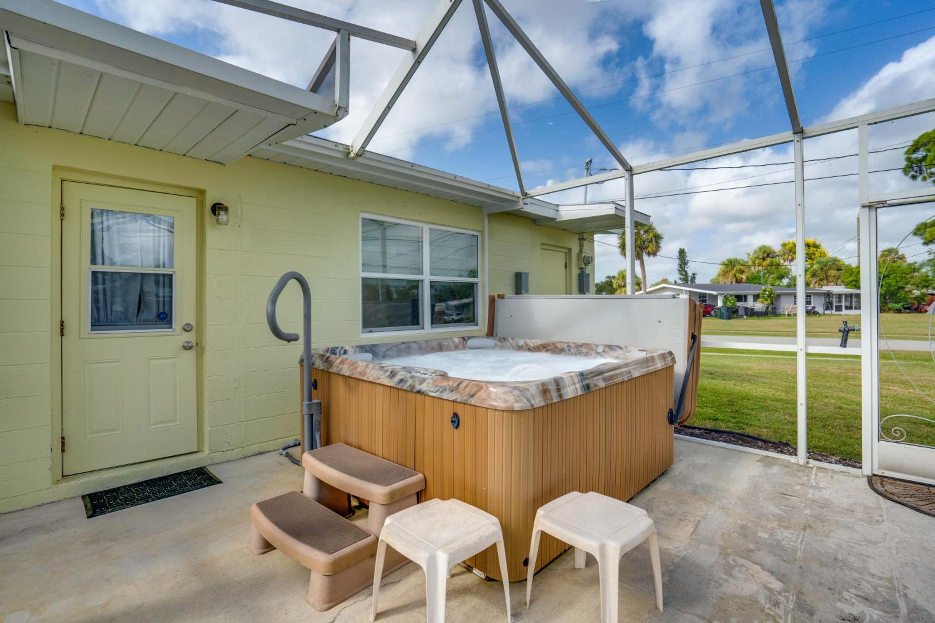 Relax in Hot Tub, Walk to Springs North Port Home