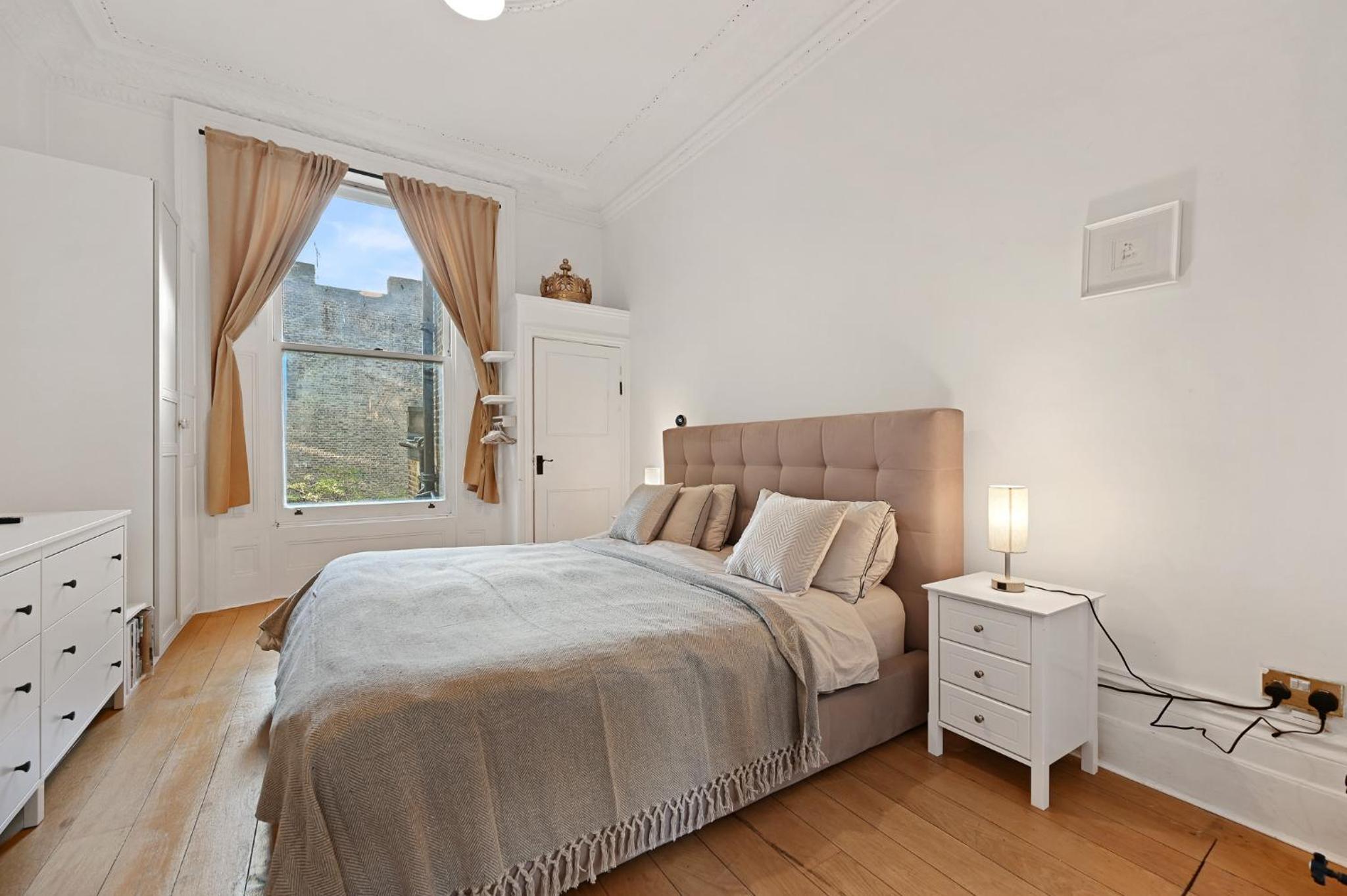 Luxury Spacious 700square feet Central London Flat