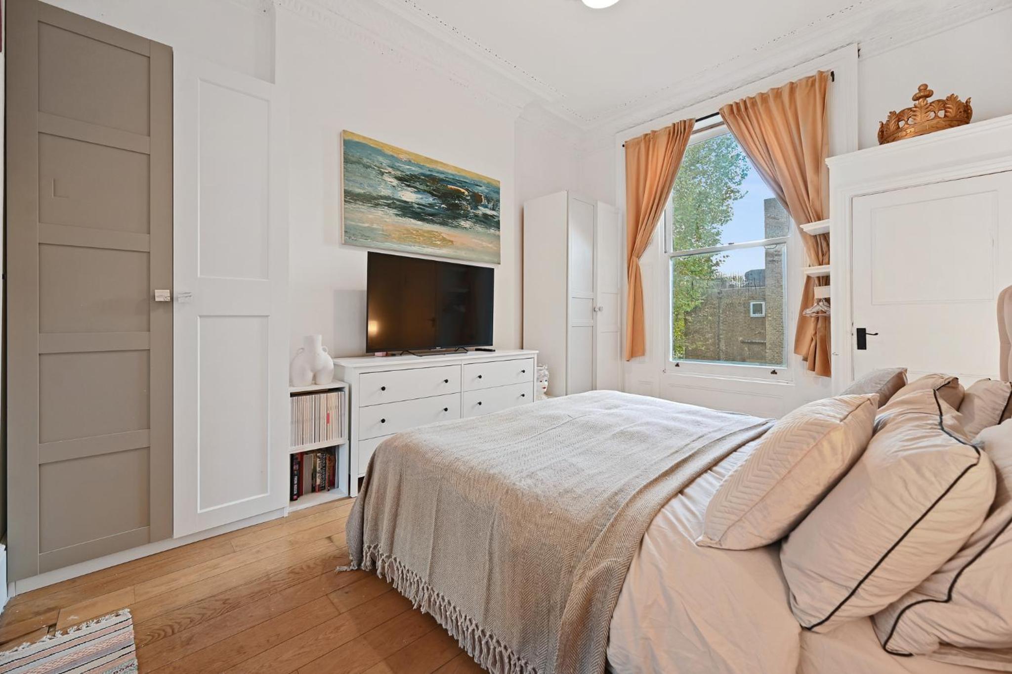 Luxury Spacious 700square feet Central London Flat