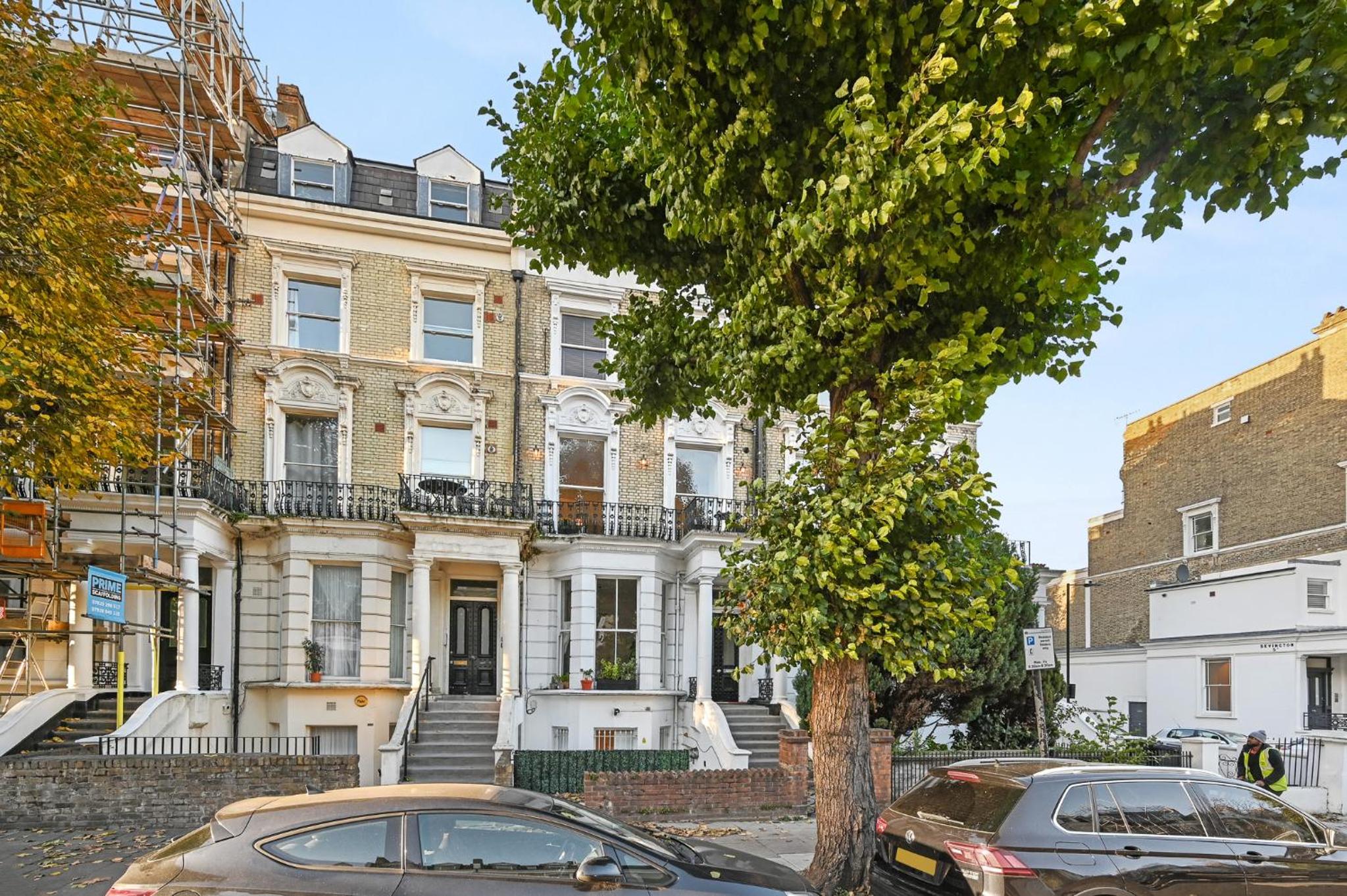 Luxury Spacious 700square feet Central London Flat