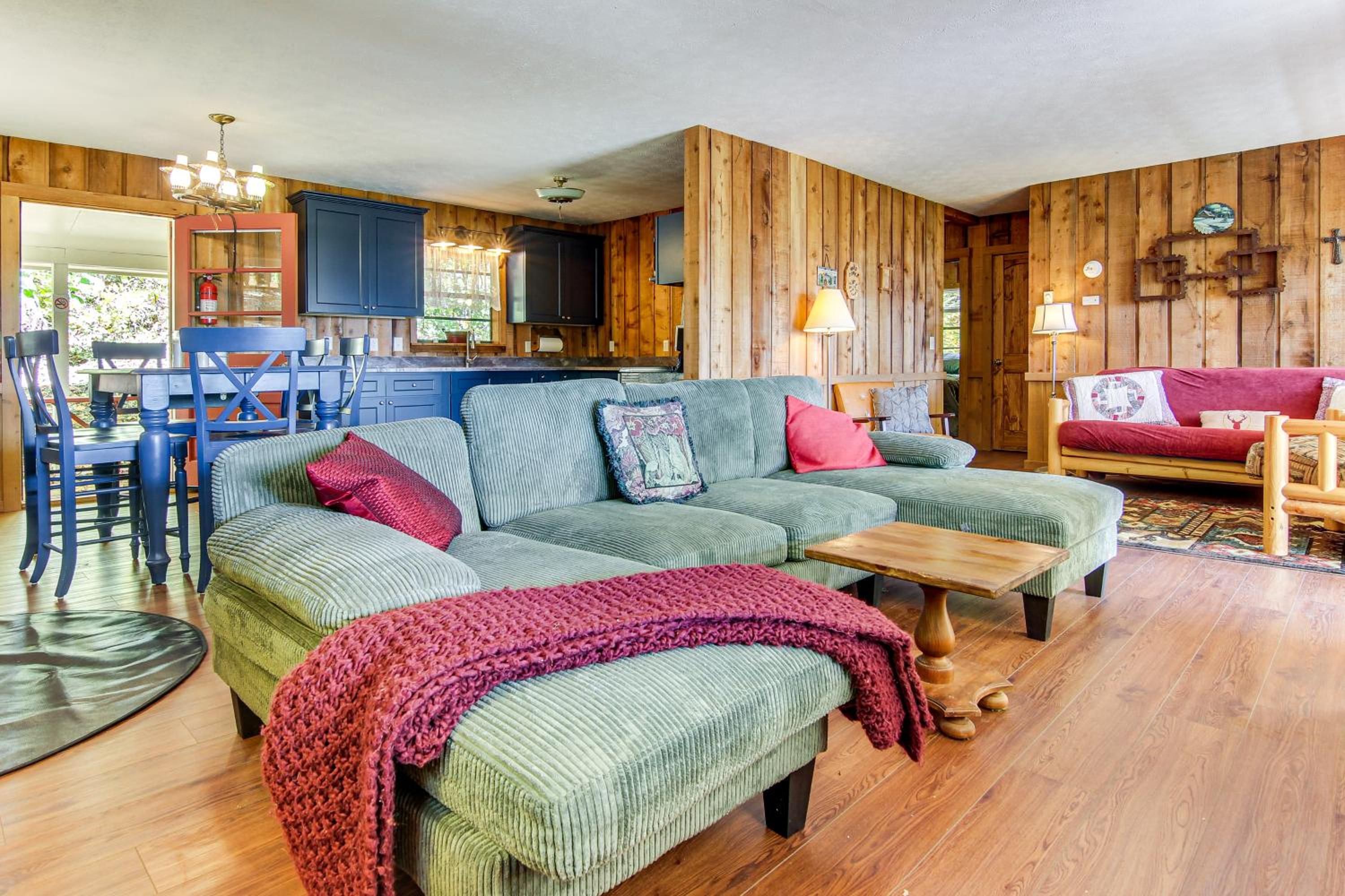 Beautiful Cold Mountain Views! Canton Cabin