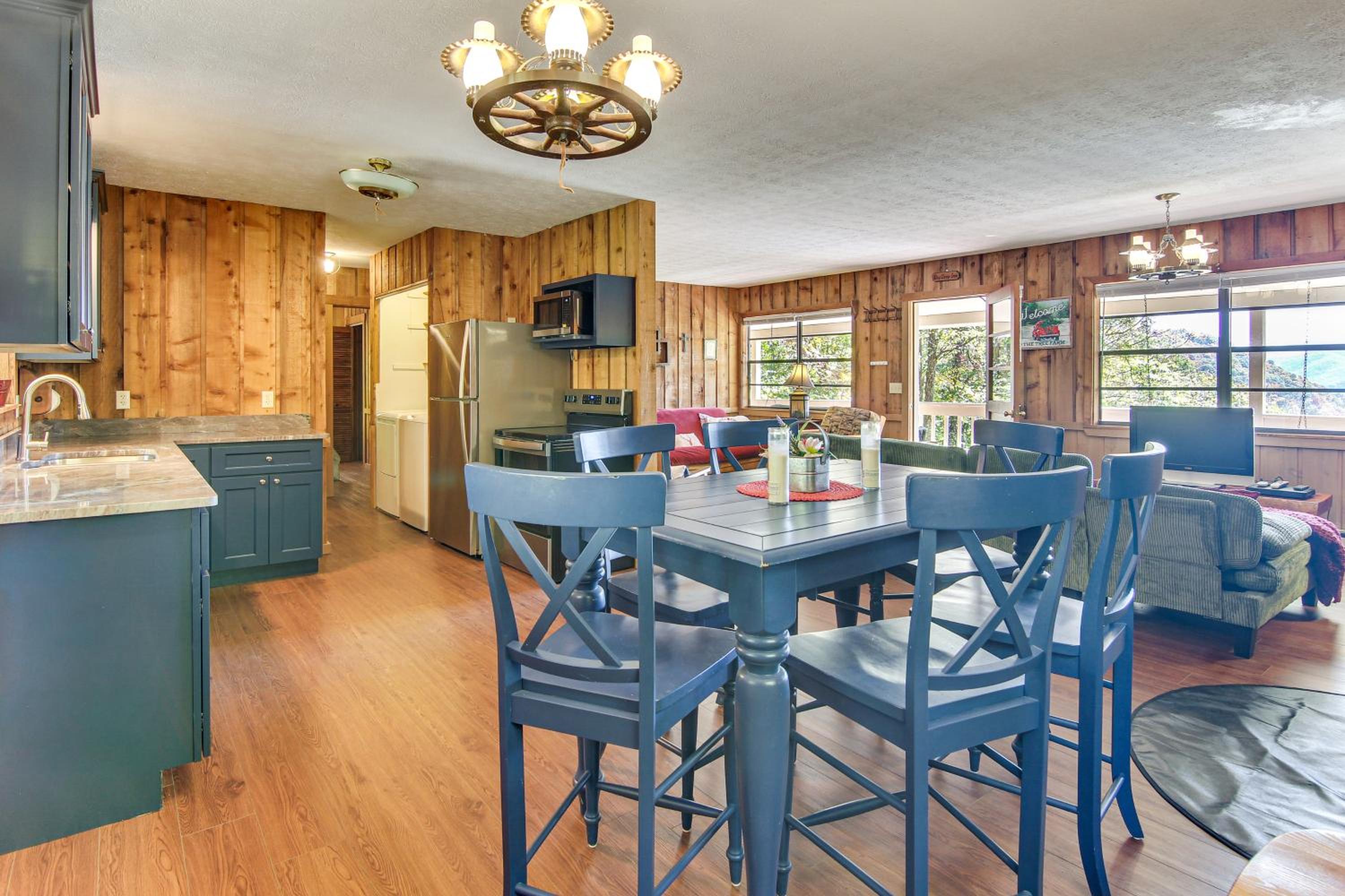 Beautiful Cold Mountain Views! Canton Cabin