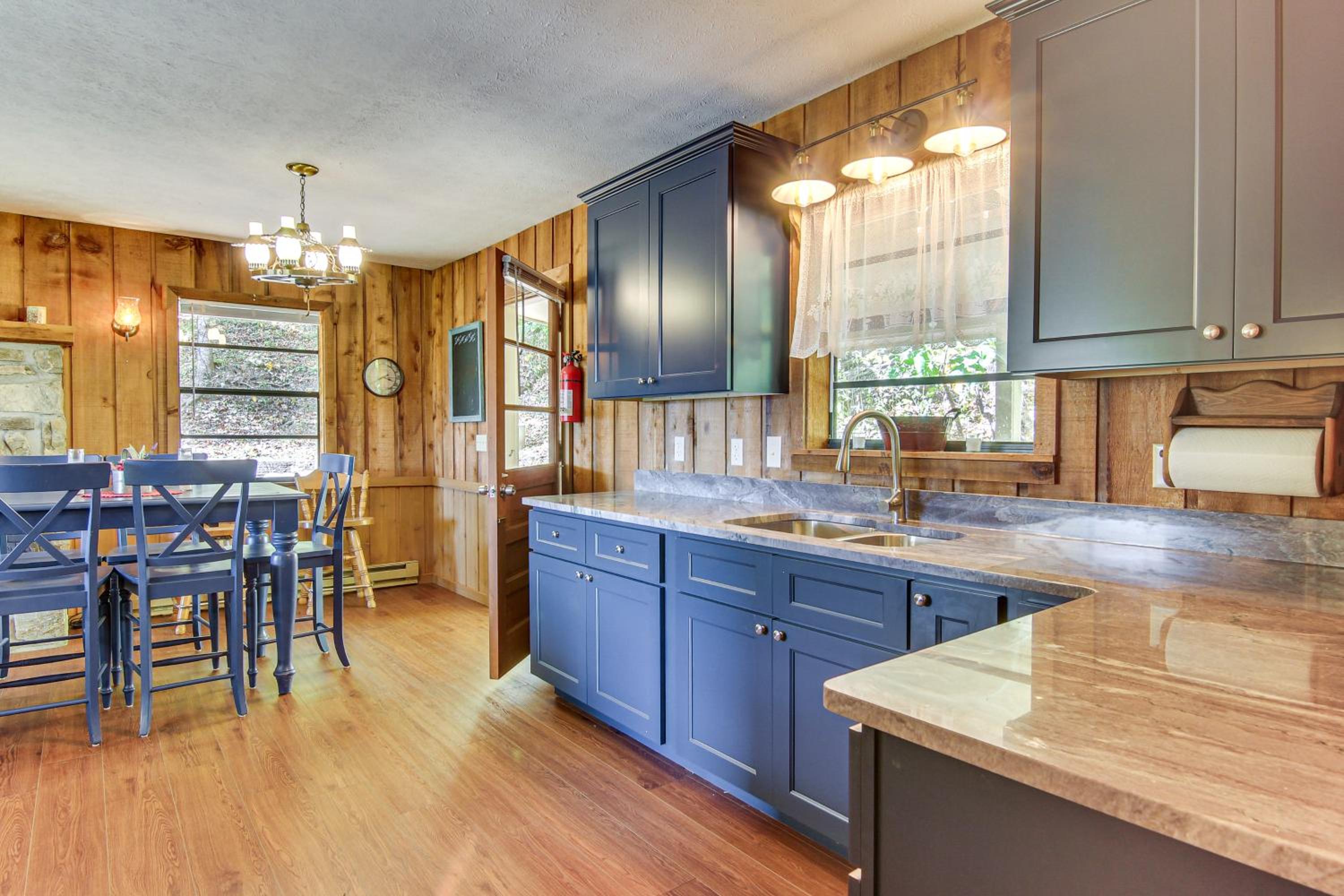 Beautiful Cold Mountain Views! Canton Cabin