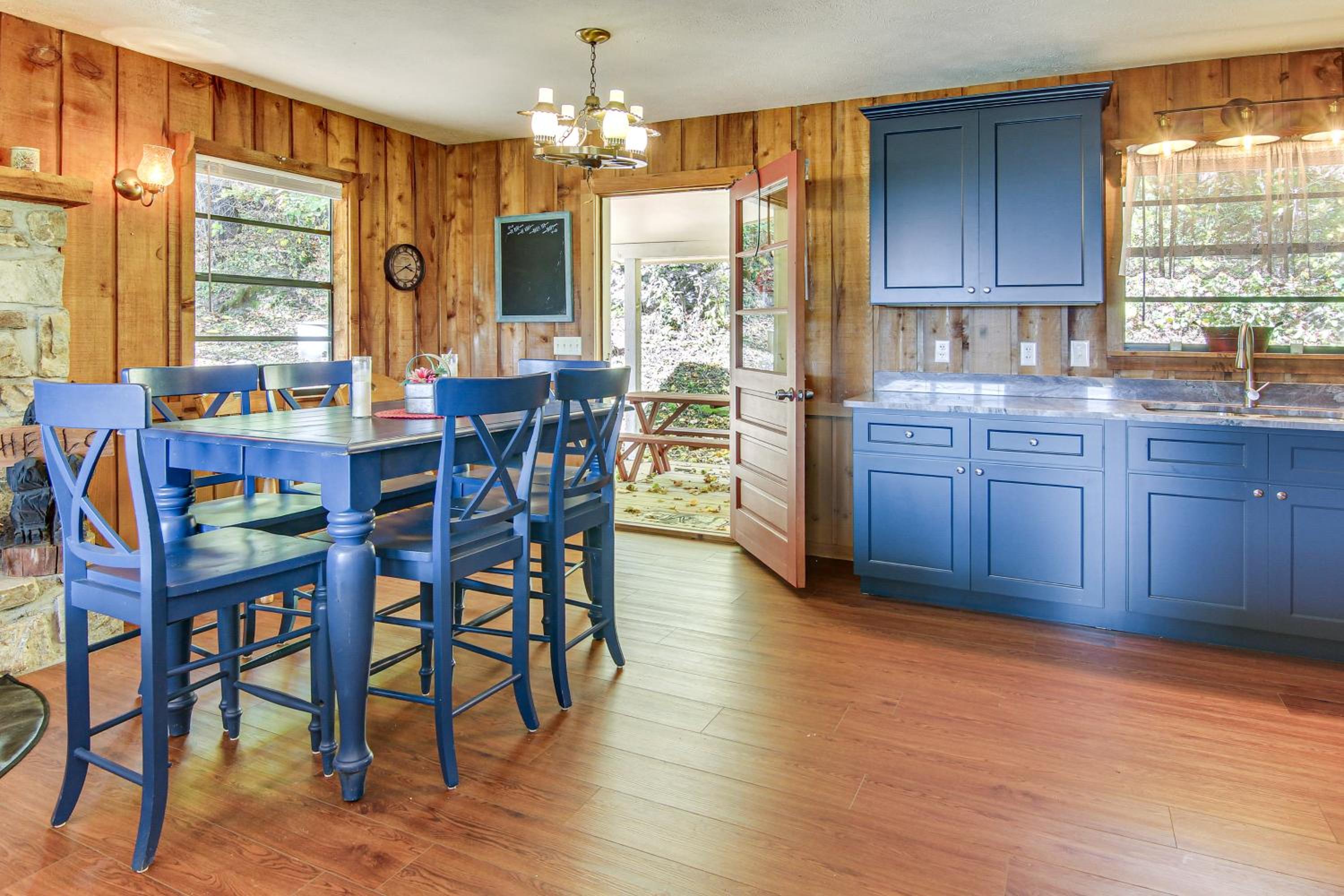 Beautiful Cold Mountain Views! Canton Cabin