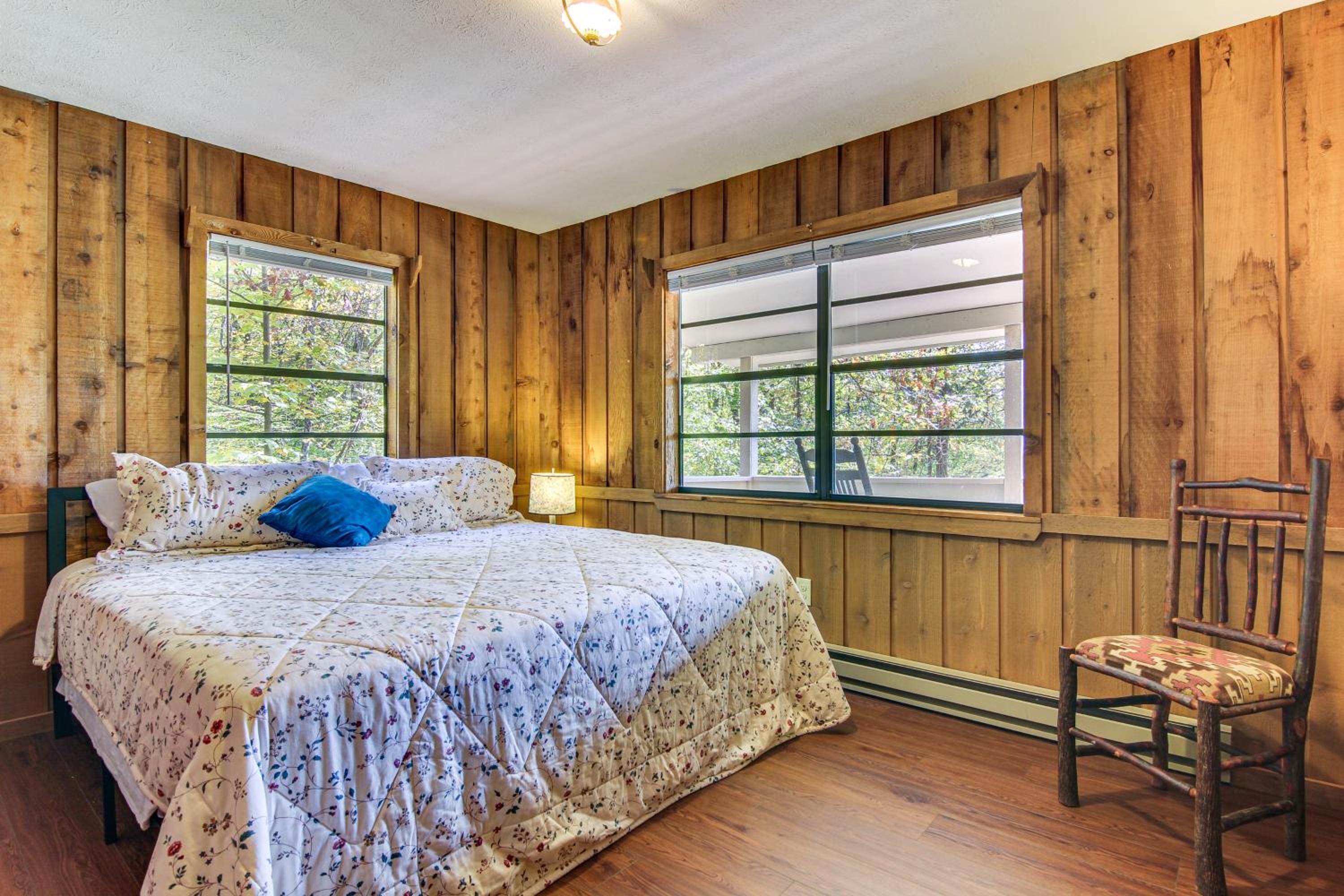 Beautiful Cold Mountain Views! Canton Cabin