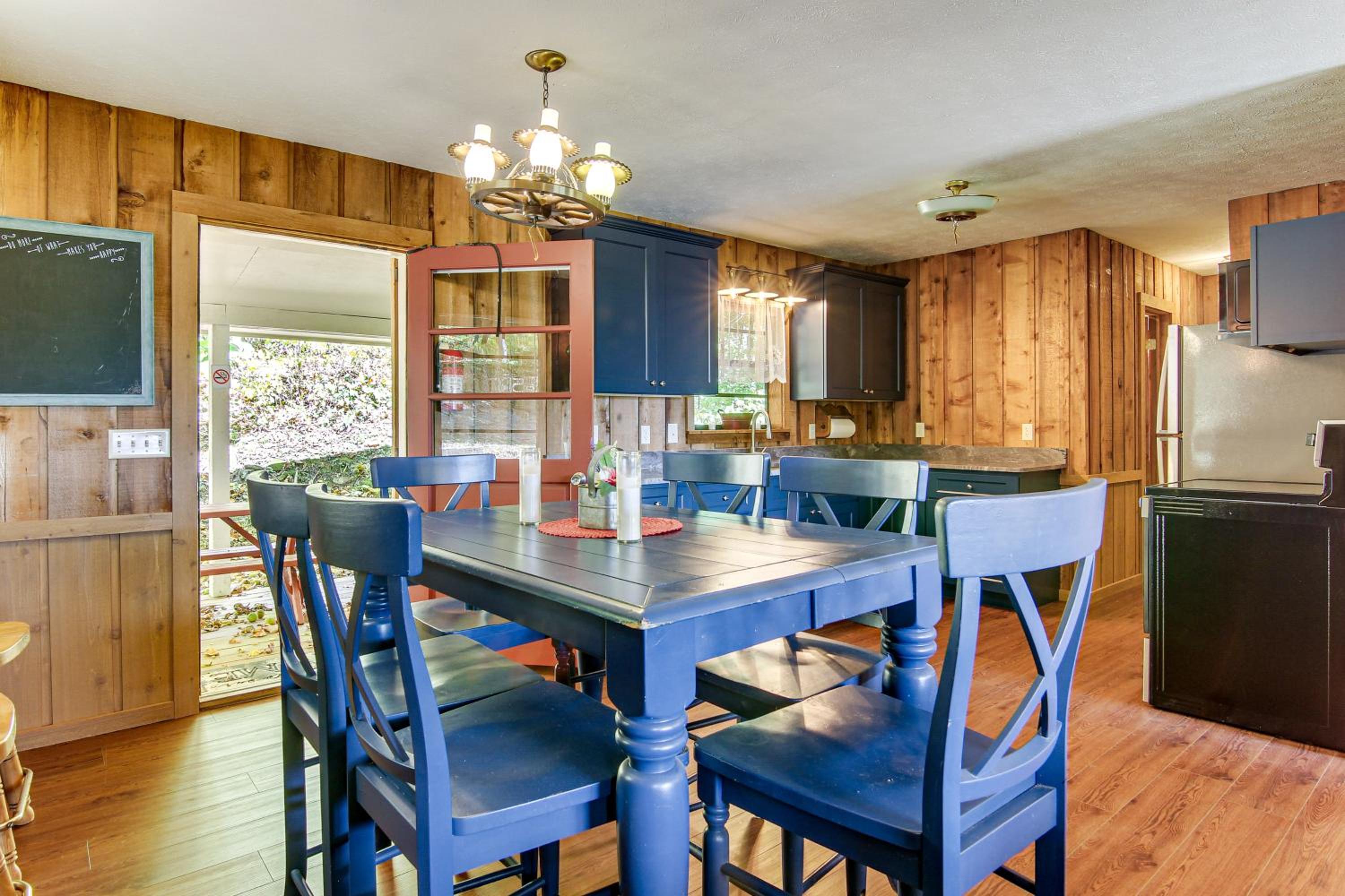 Beautiful Cold Mountain Views! Canton Cabin
