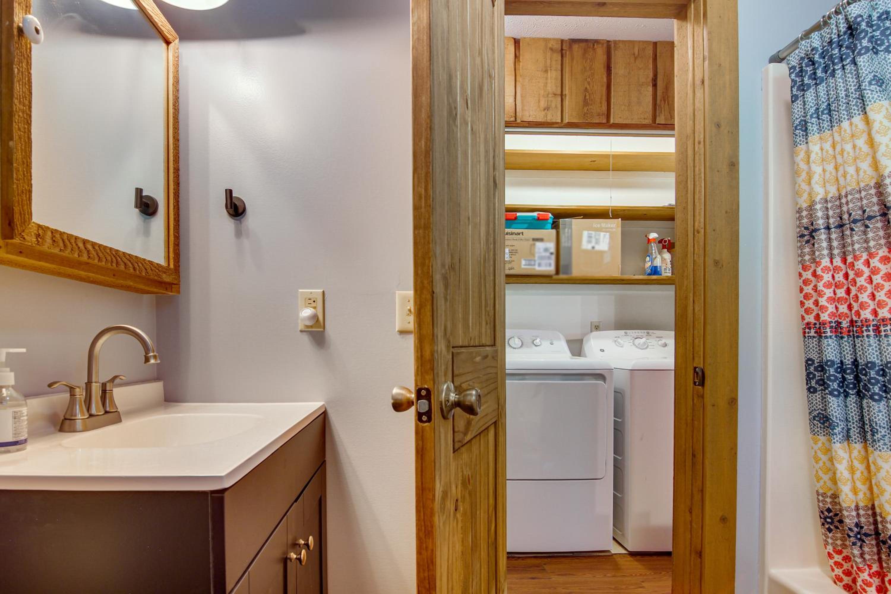 Beautiful Cold Mountain Views! Canton Cabin