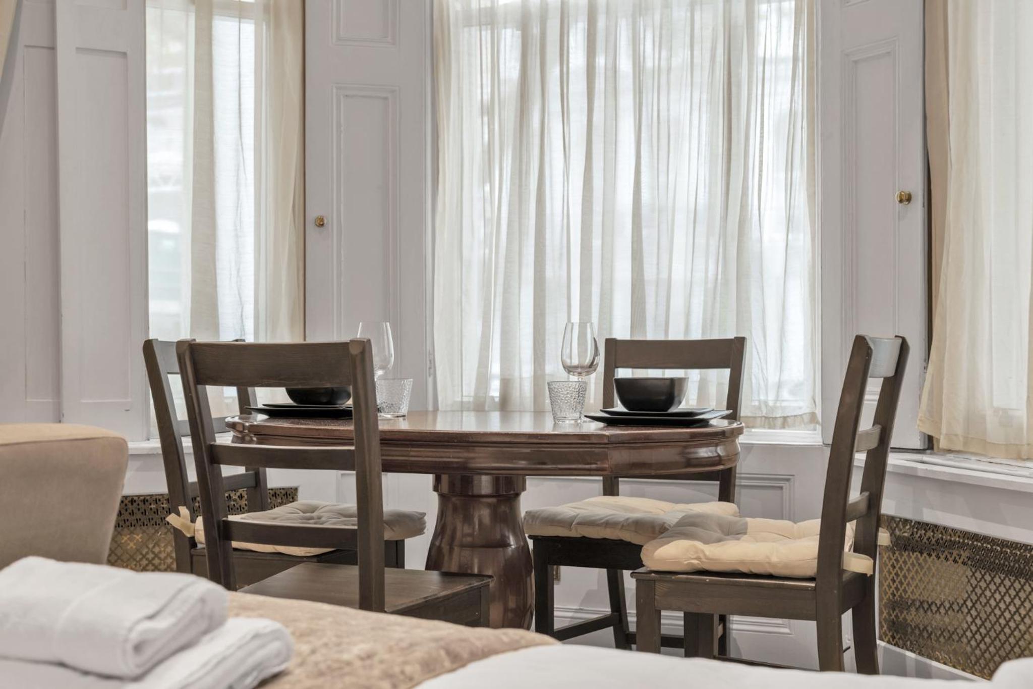 The Knightsbridge Suites