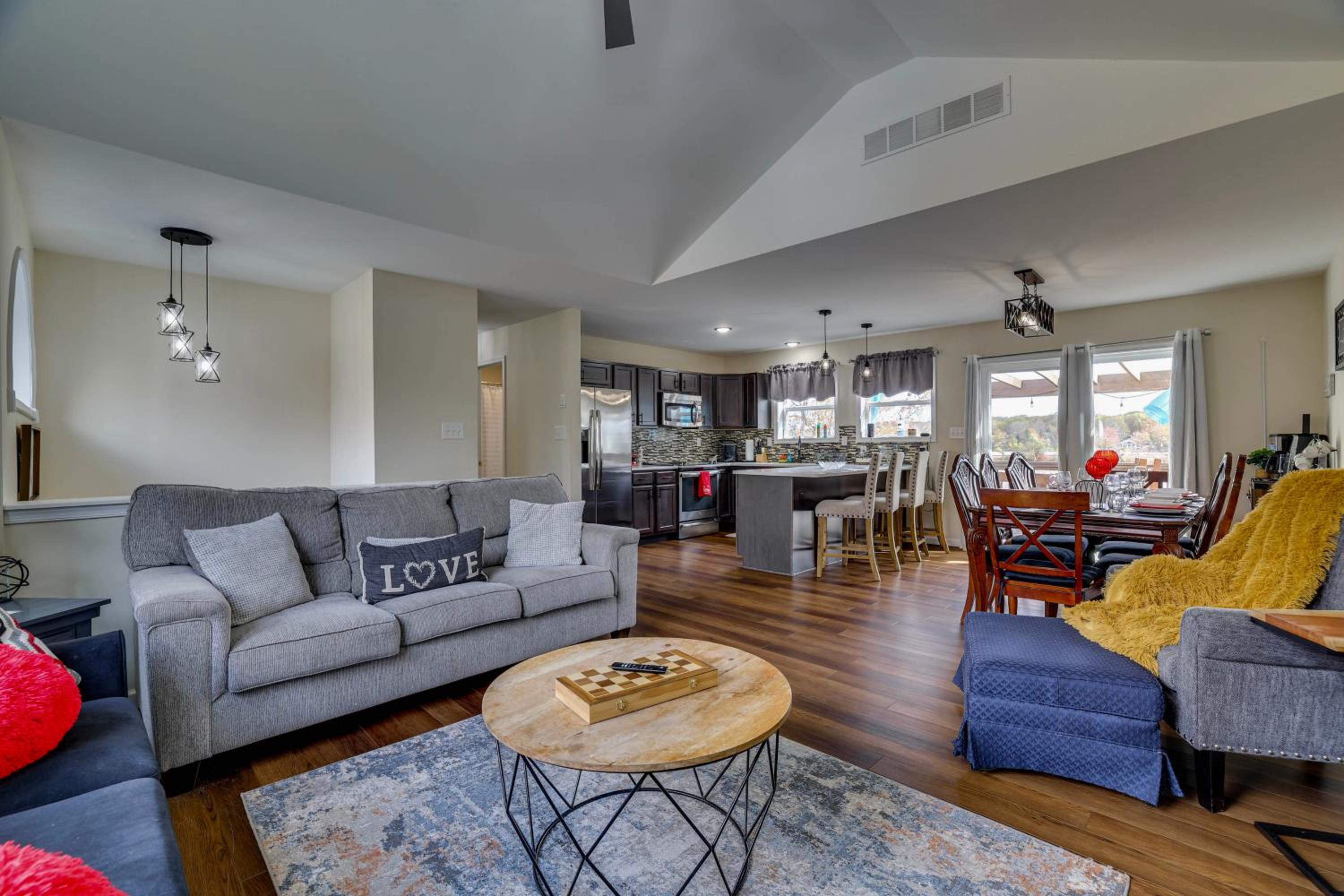Lakefront Pocono Retreat with Hot Tub and Movie Hub