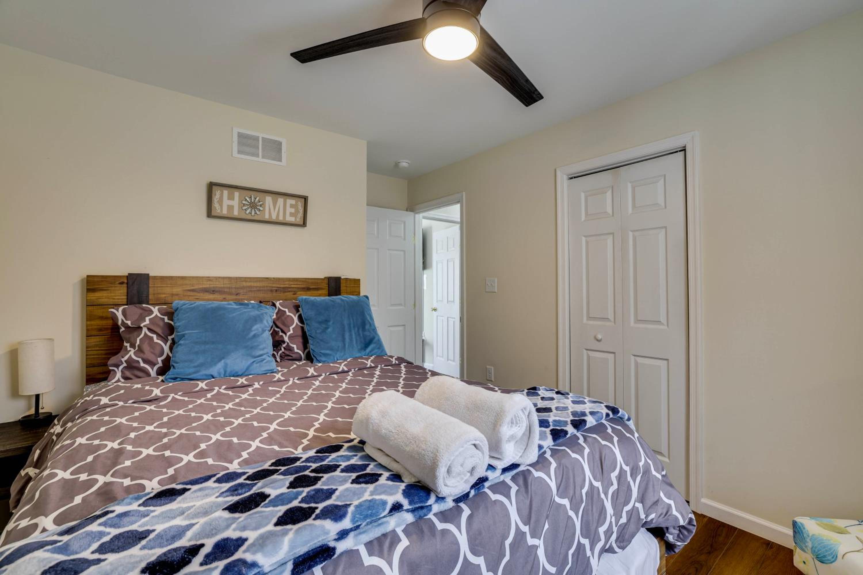 Lakefront Pocono Retreat with Hot Tub and Movie Hub