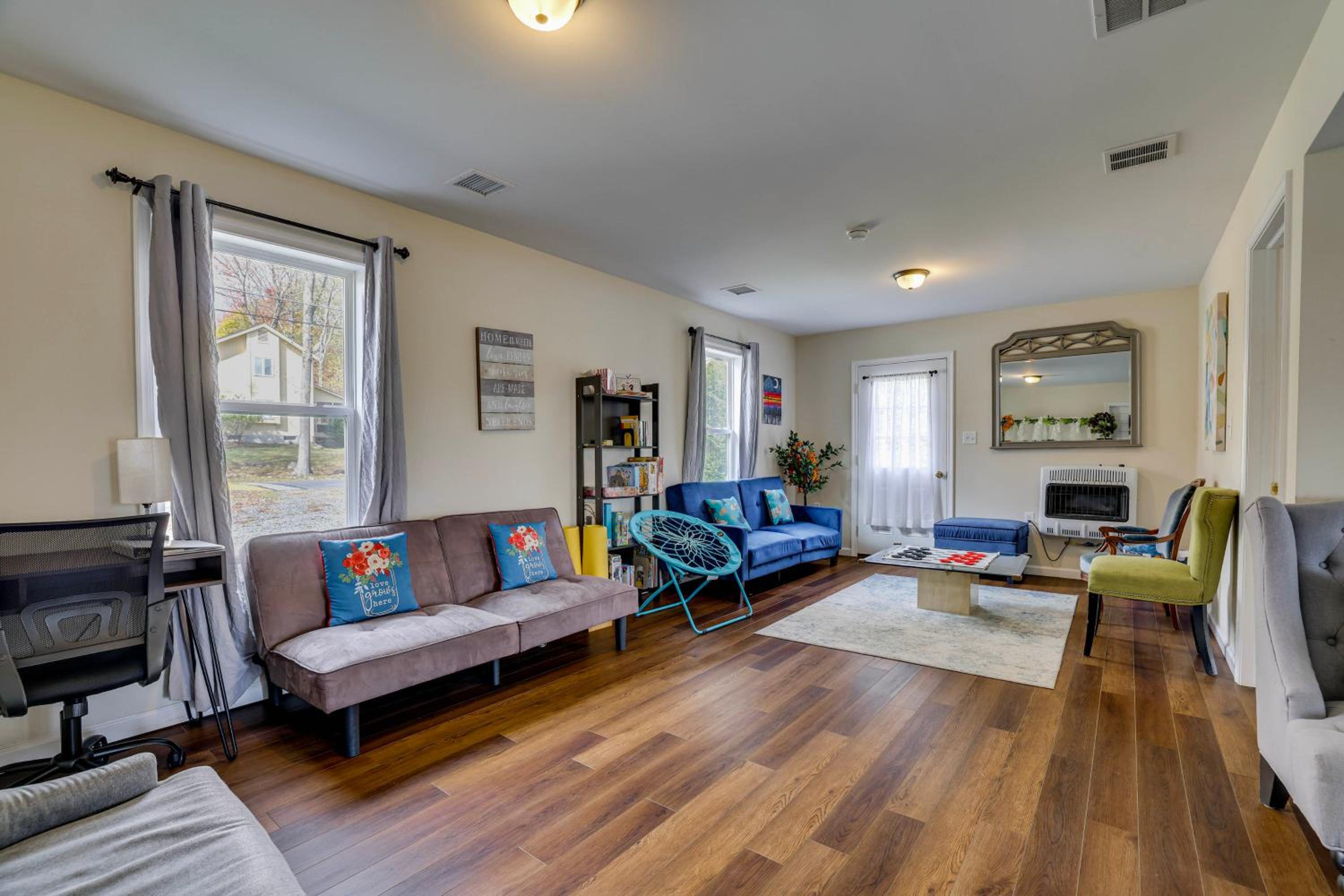 Lakefront Pocono Retreat with Hot Tub and Movie Hub