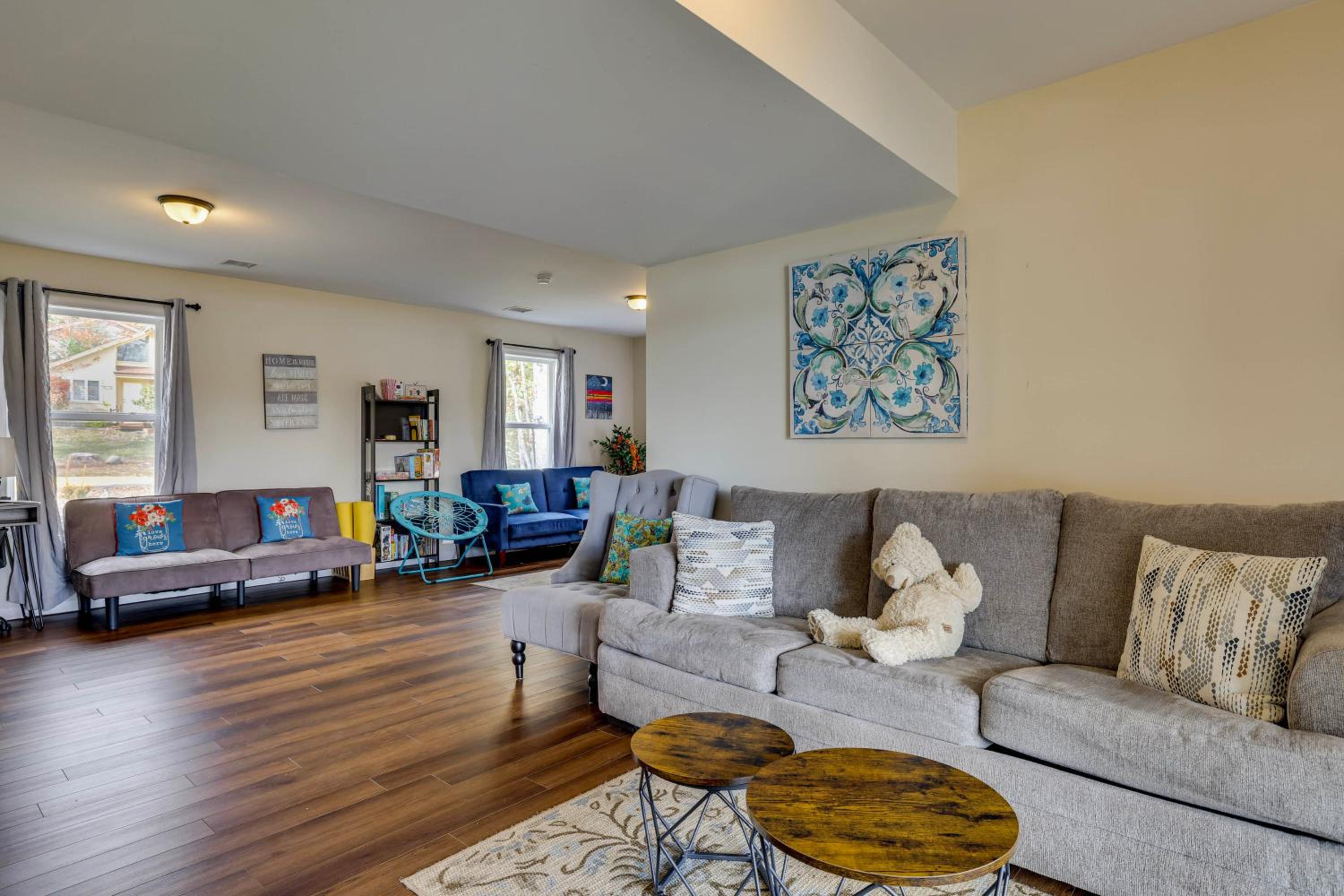Lakefront Pocono Retreat with Hot Tub and Movie Hub