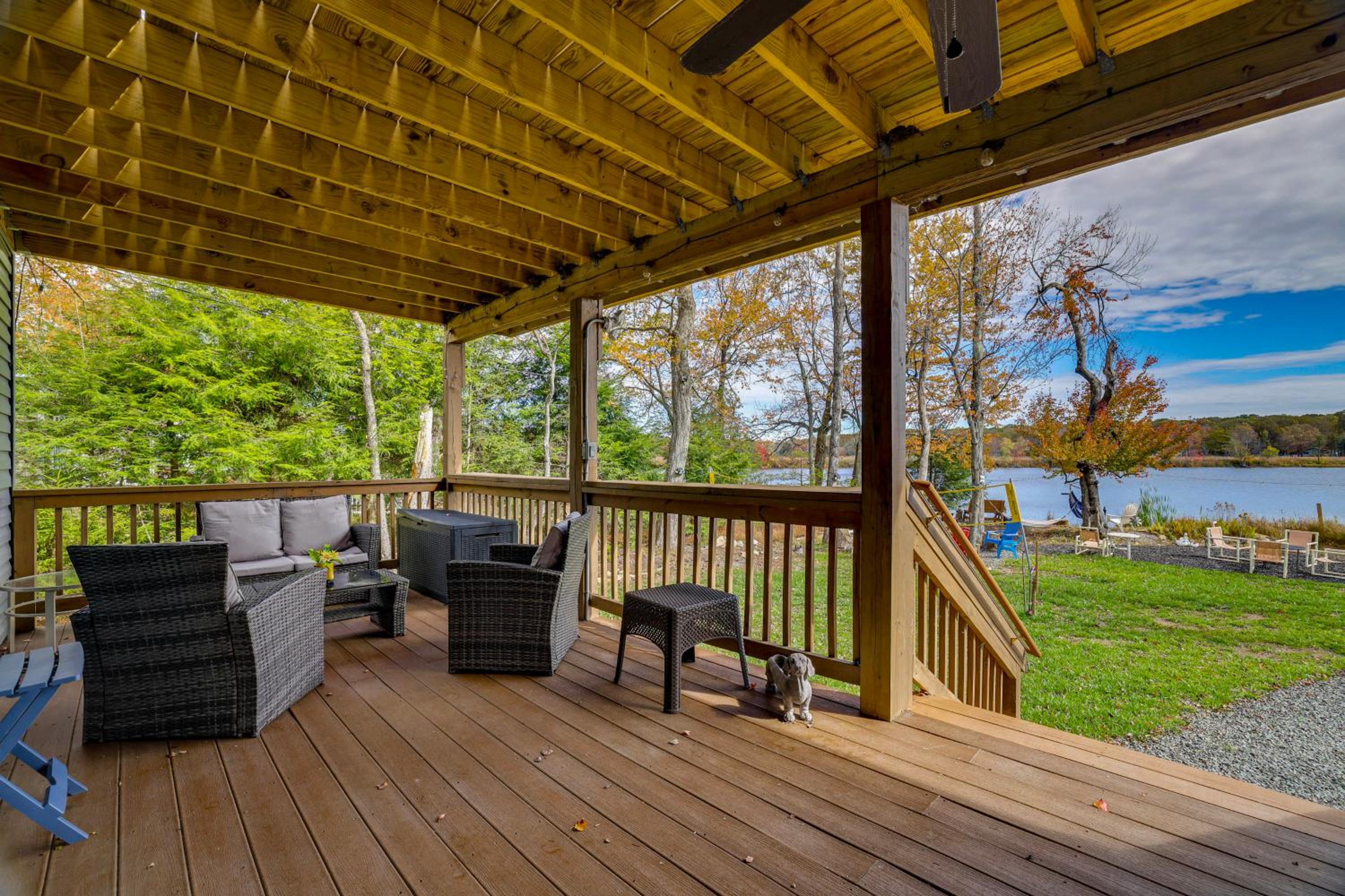 Lakefront Pocono Retreat with Hot Tub and Movie Hub