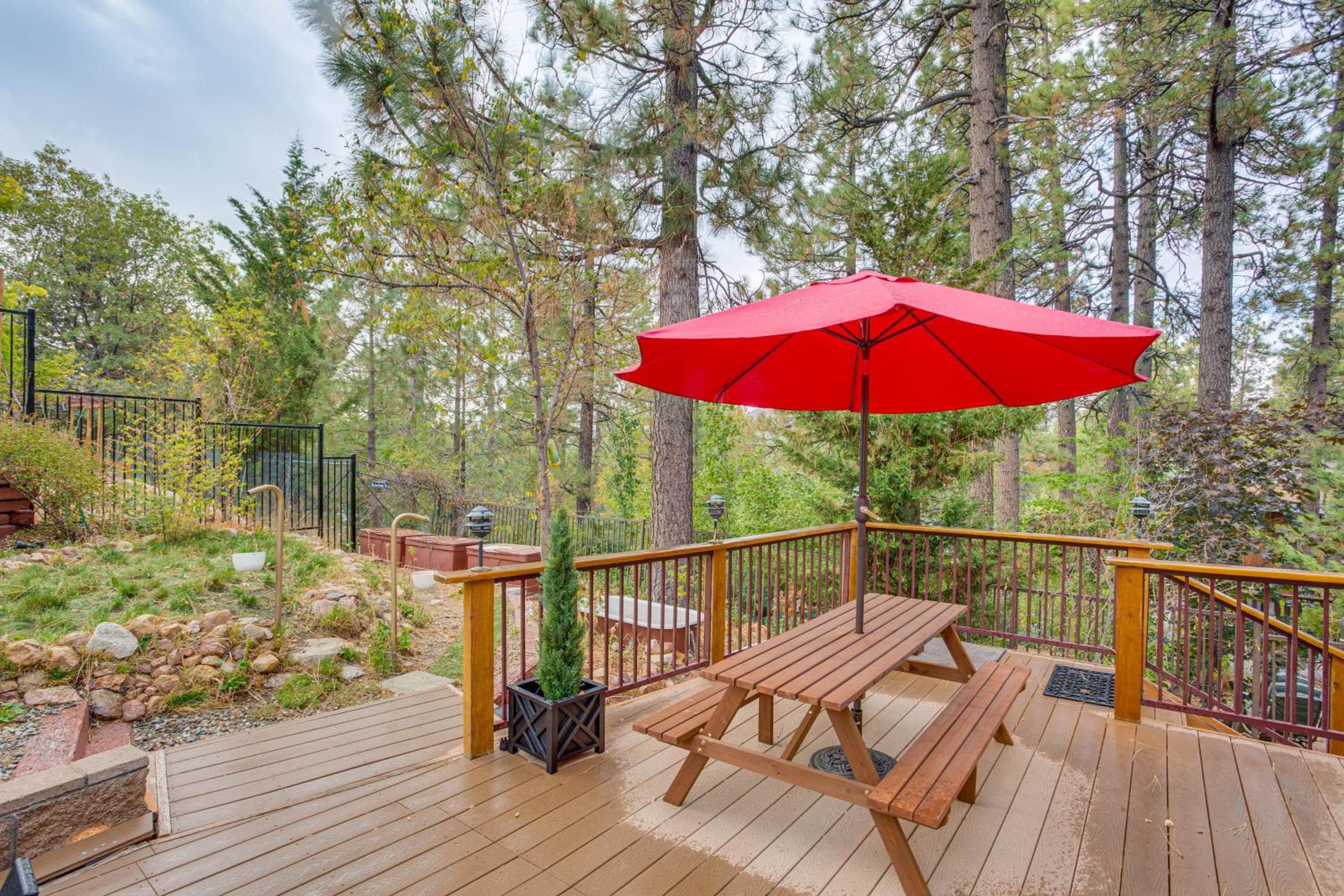 3 Mi to Snow Summit Charming Home with Fenced Yard