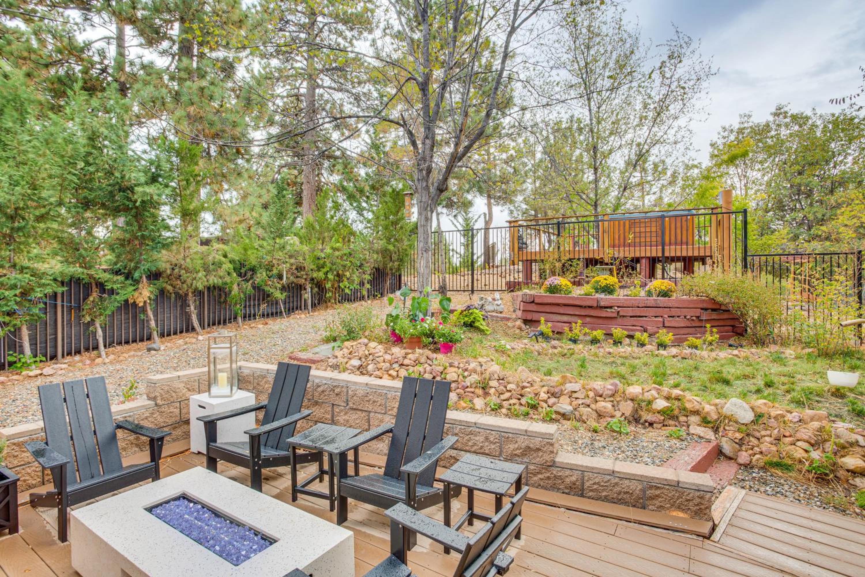 3 Mi to Snow Summit Charming Home with Fenced Yard