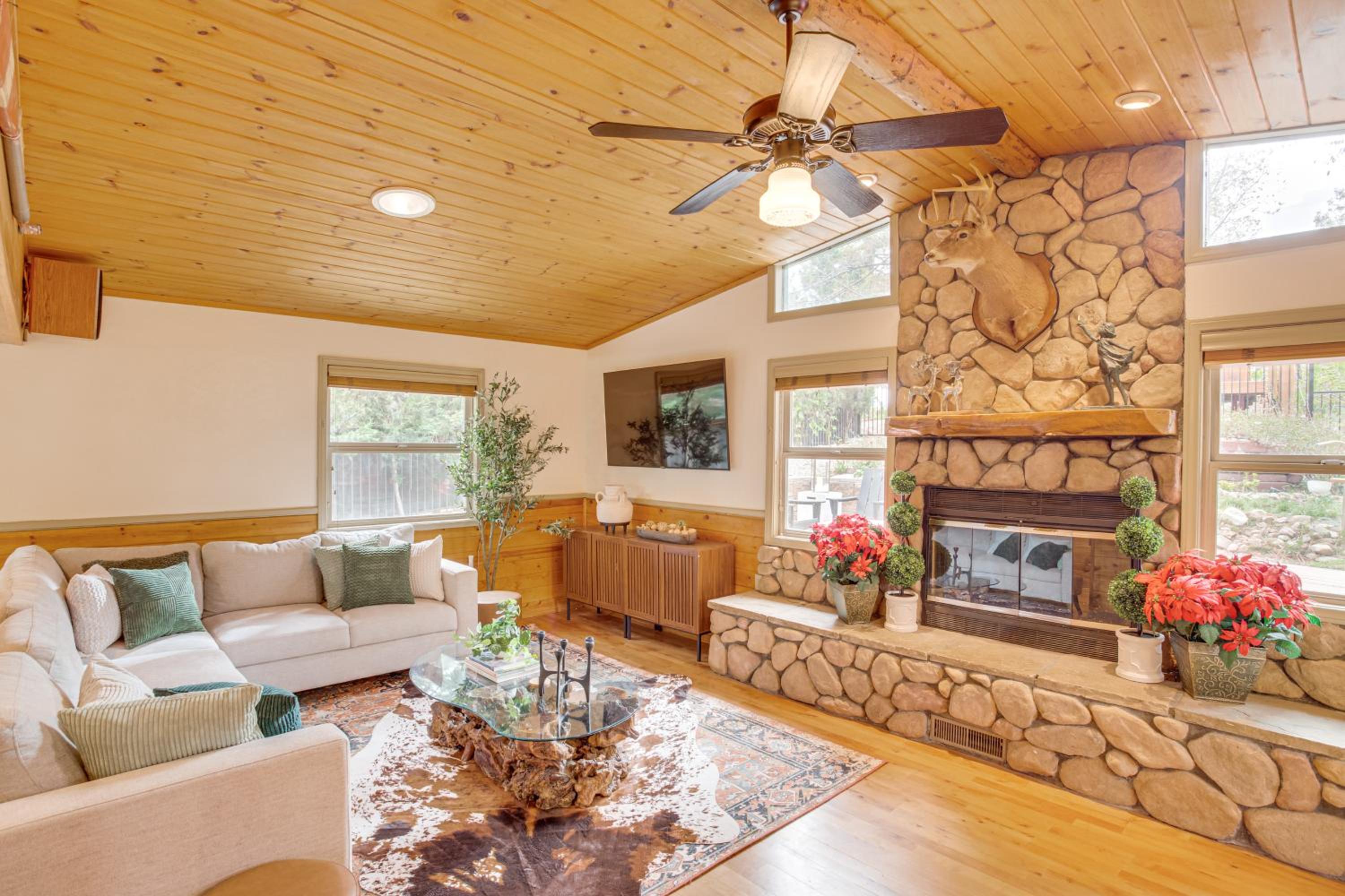 3 Mi to Snow Summit Charming Home with Fenced Yard