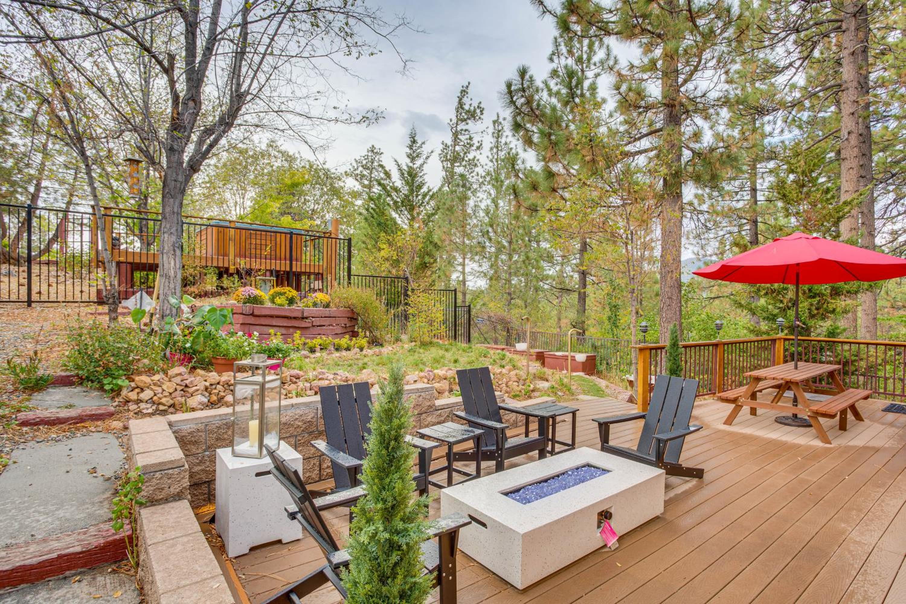 3 Mi to Snow Summit Charming Home with Fenced Yard