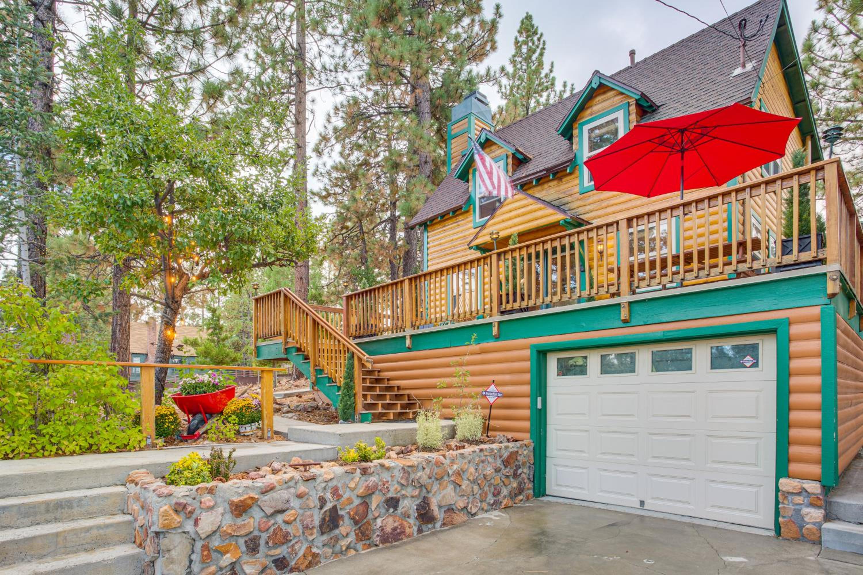 3 Mi to Snow Summit Charming Home with Fenced Yard