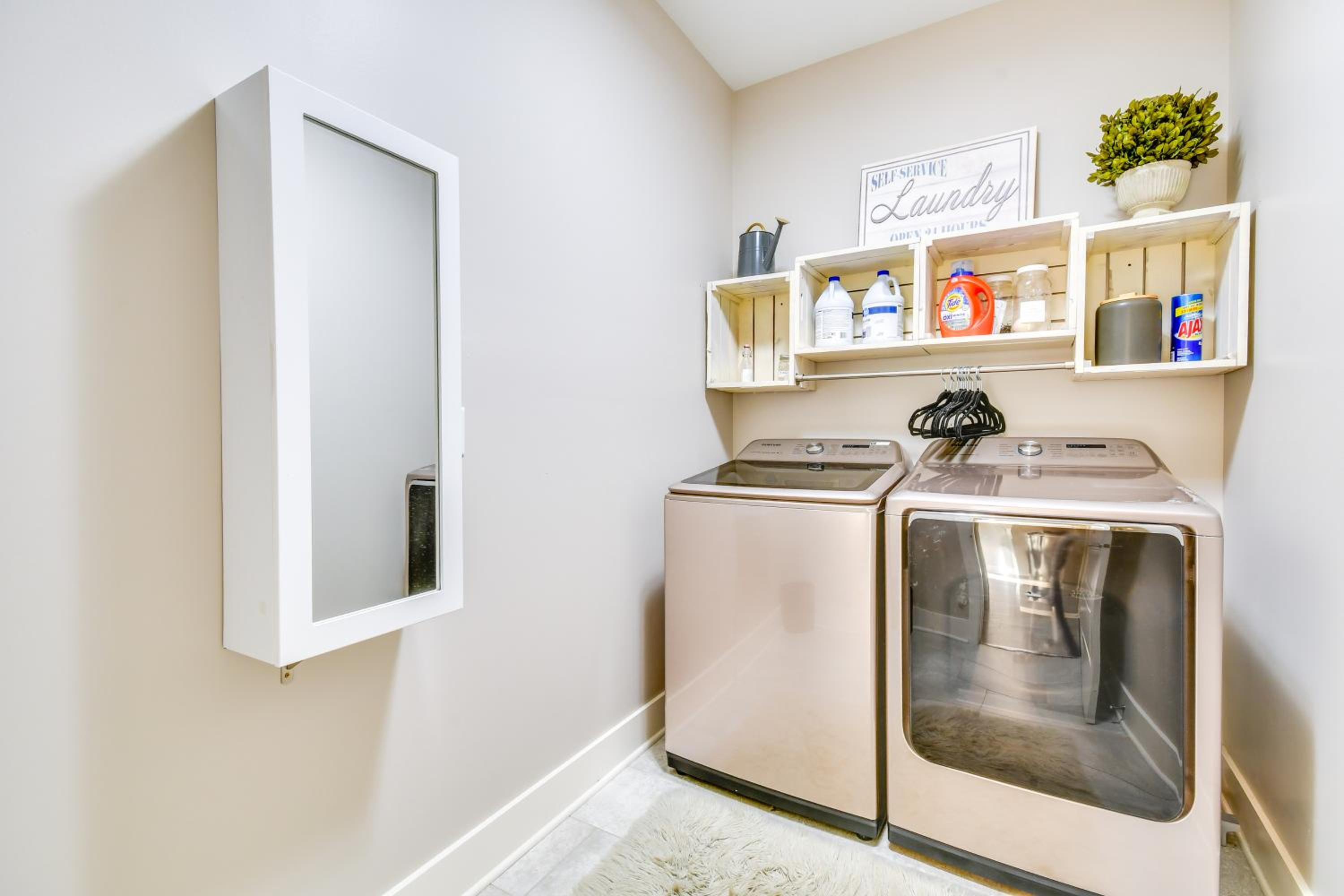 Couples Retreat Near Trails and Blue Ridge Pkwy!