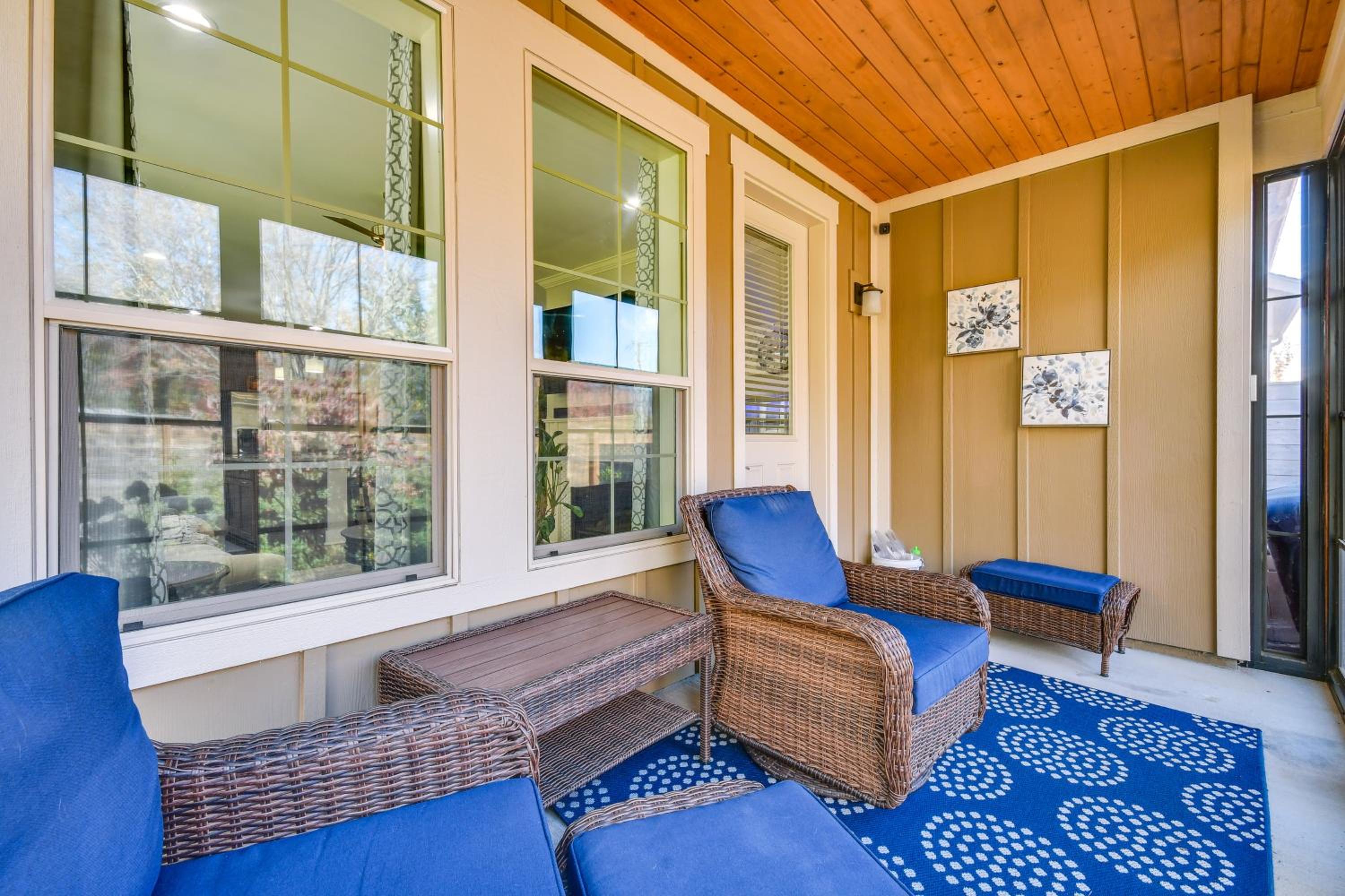 Couples Retreat Near Trails and Blue Ridge Pkwy!