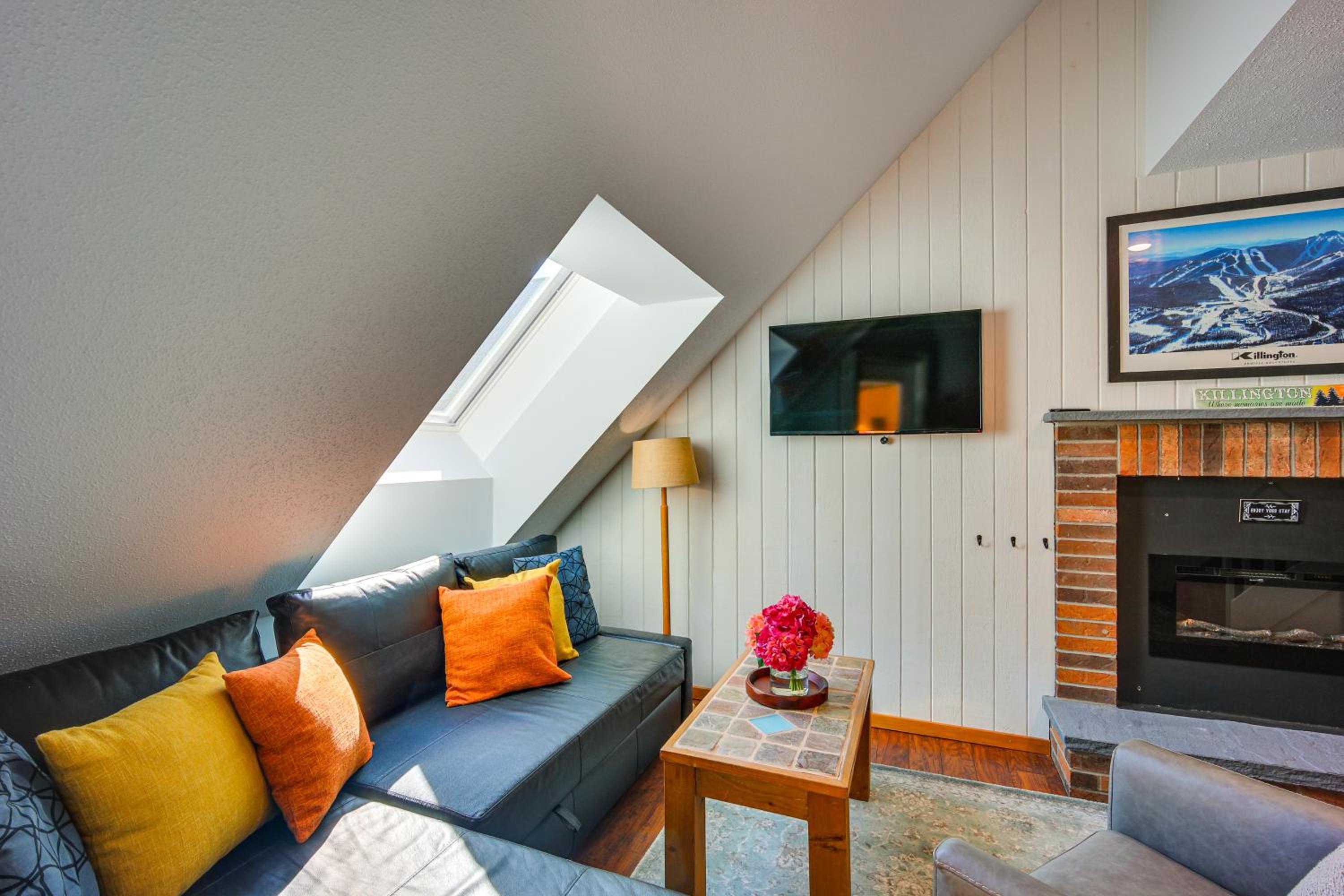 Steps to Ski Lifts! Mountain Green Resort Retreat