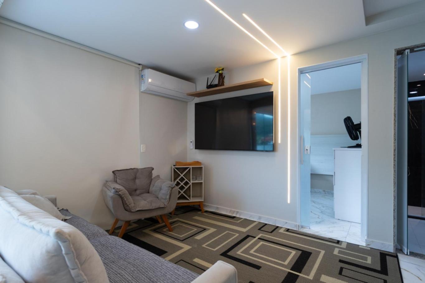Loft c Varanda, Piscina e Academia em Itacuruca