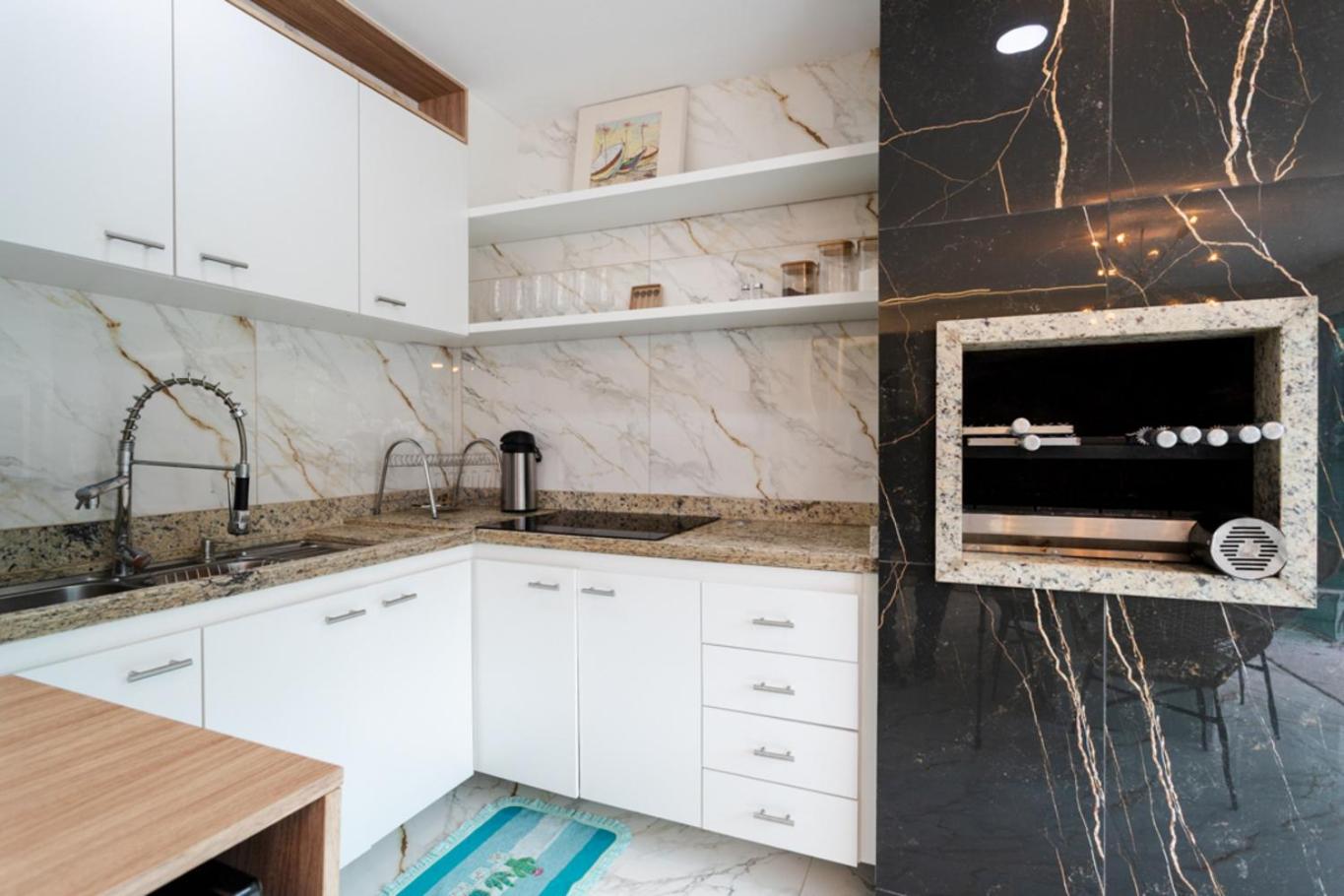Loft c Varanda, Piscina e Academia em Itacuruca