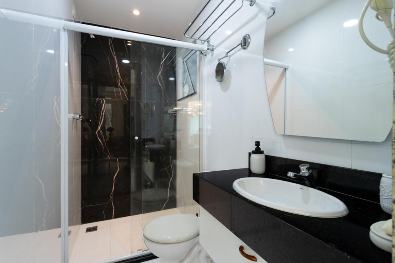 Loft c Varanda, Piscina e Academia em Itacuruca