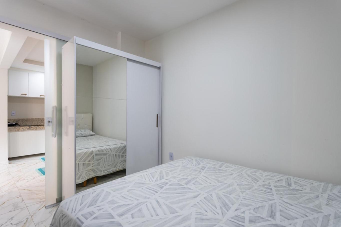 Loft c Varanda, Piscina e Academia em Itacuruca