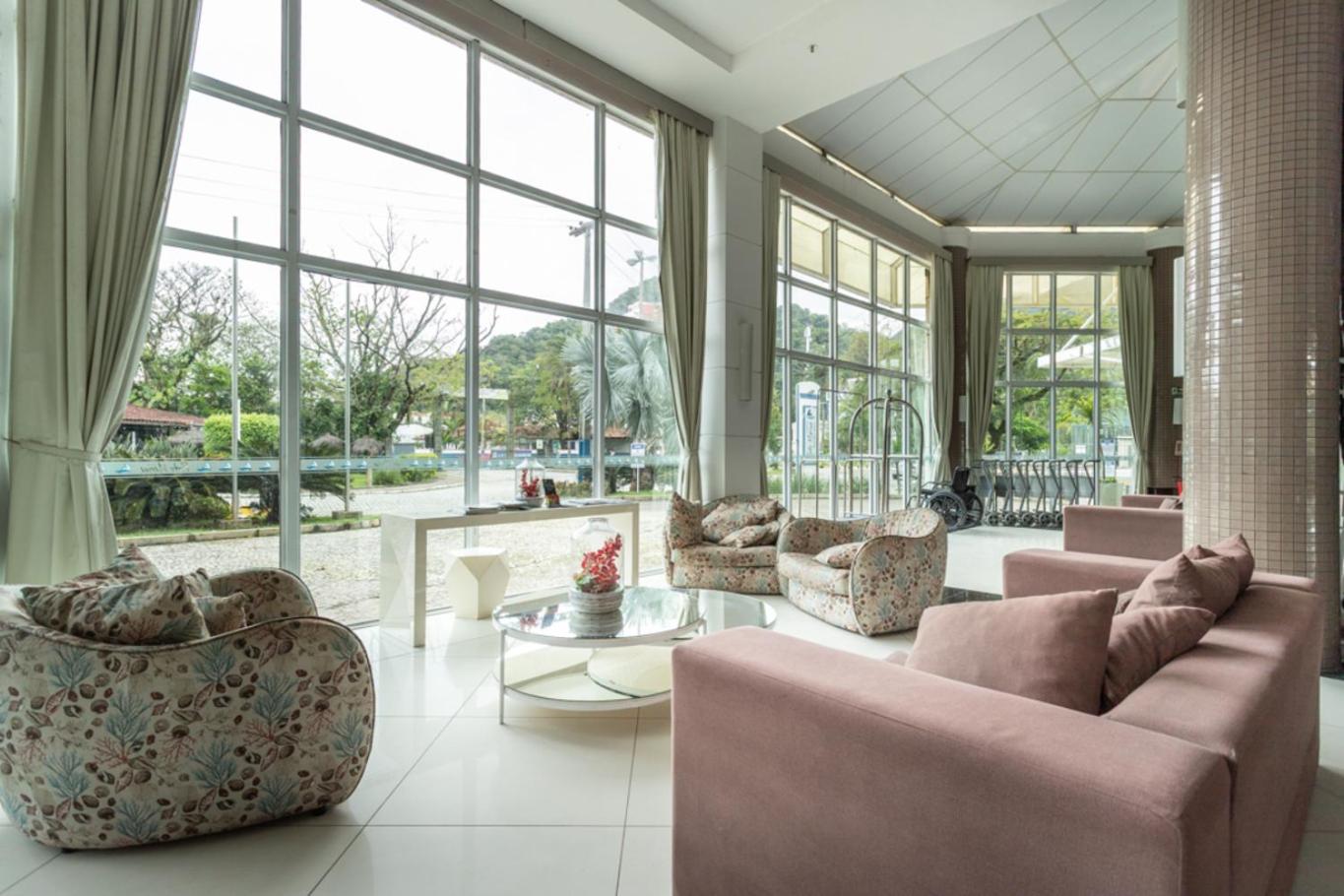 Loft c Varanda, Piscina e Academia em Itacuruca
