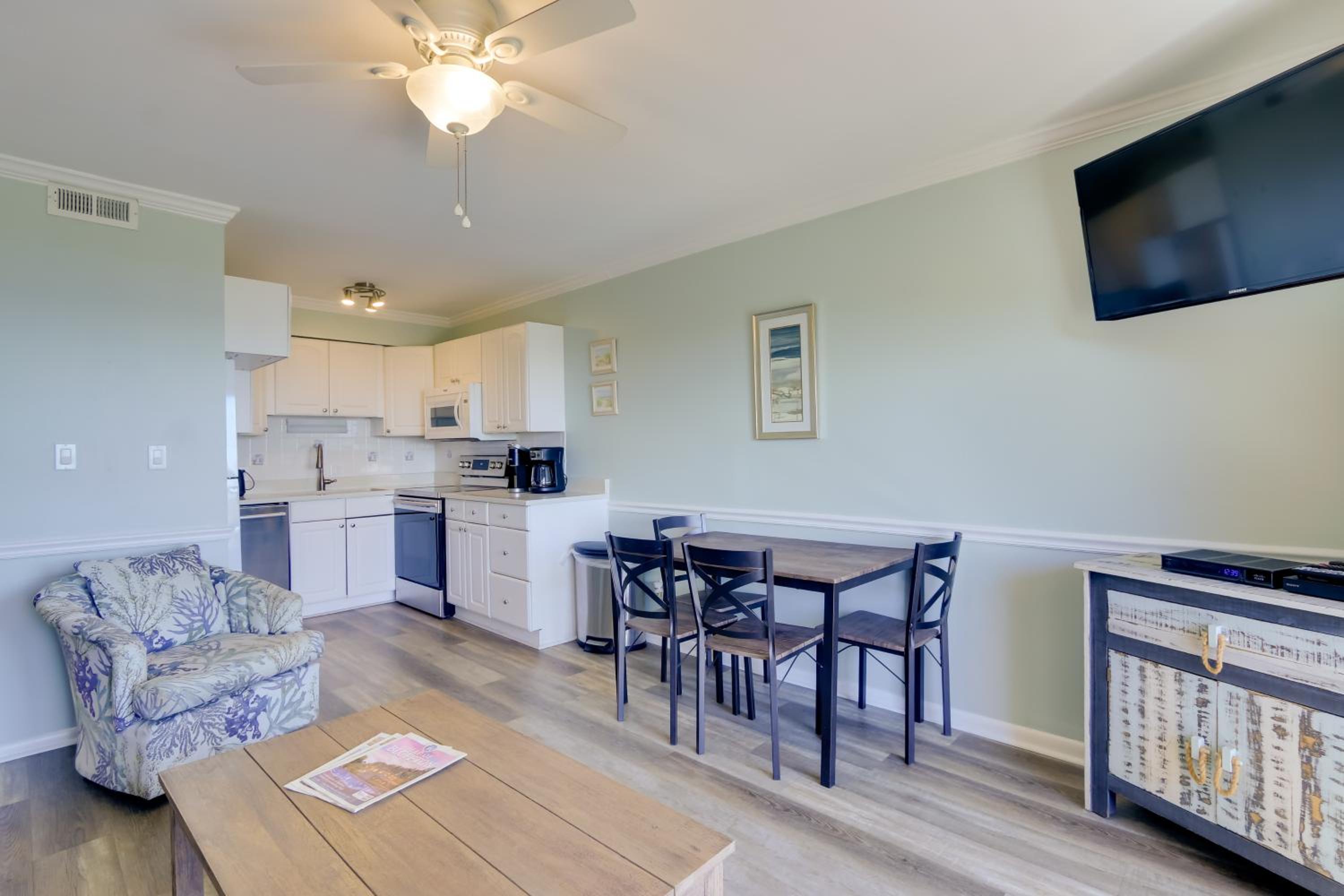 Oceanfront Condo! Breakers 210 with Sunrise Views