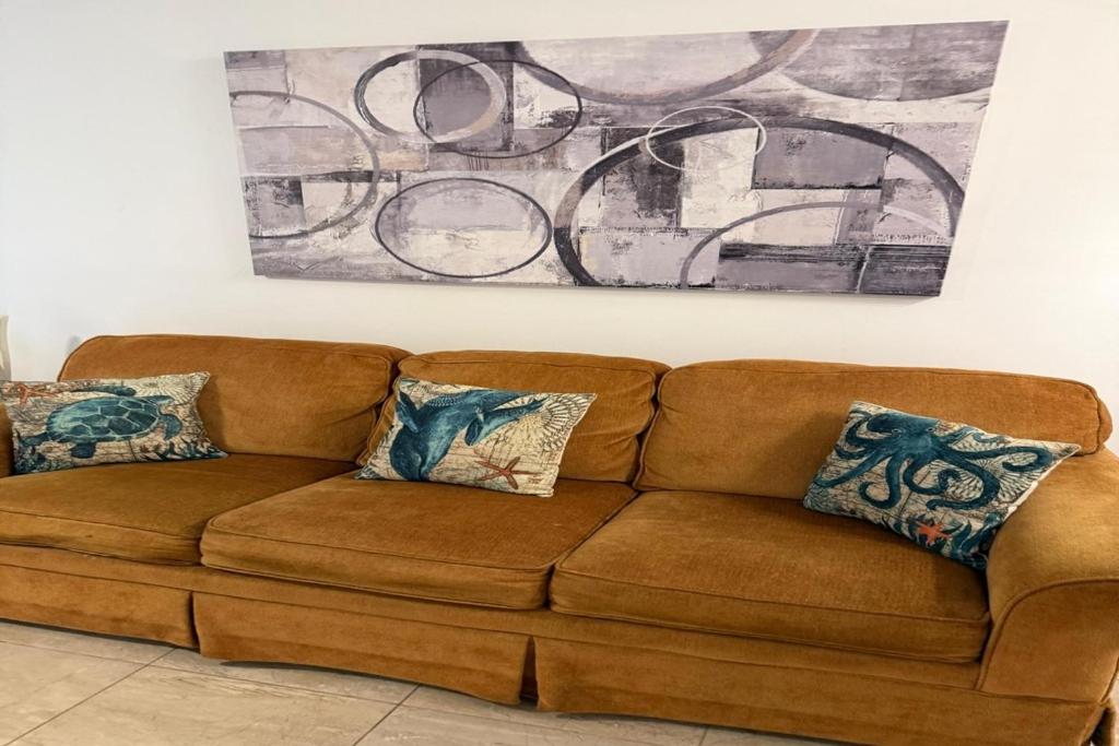 Ocean Front Condo - 3 Bdrms - Hot Tubs - 2 Pools - Gym - Tennis ct - Shoreline Stays