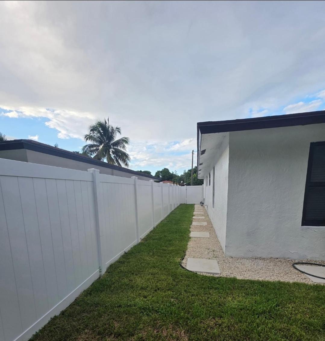 Delray Beach Sunshine - 5 minutes from beach!