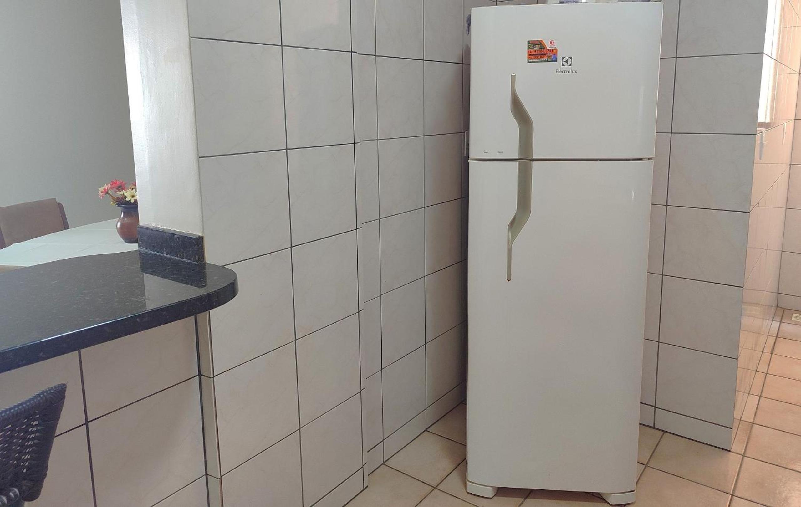 Fully equipped apartments in Meia Praia, 150m from the sea - EOOs