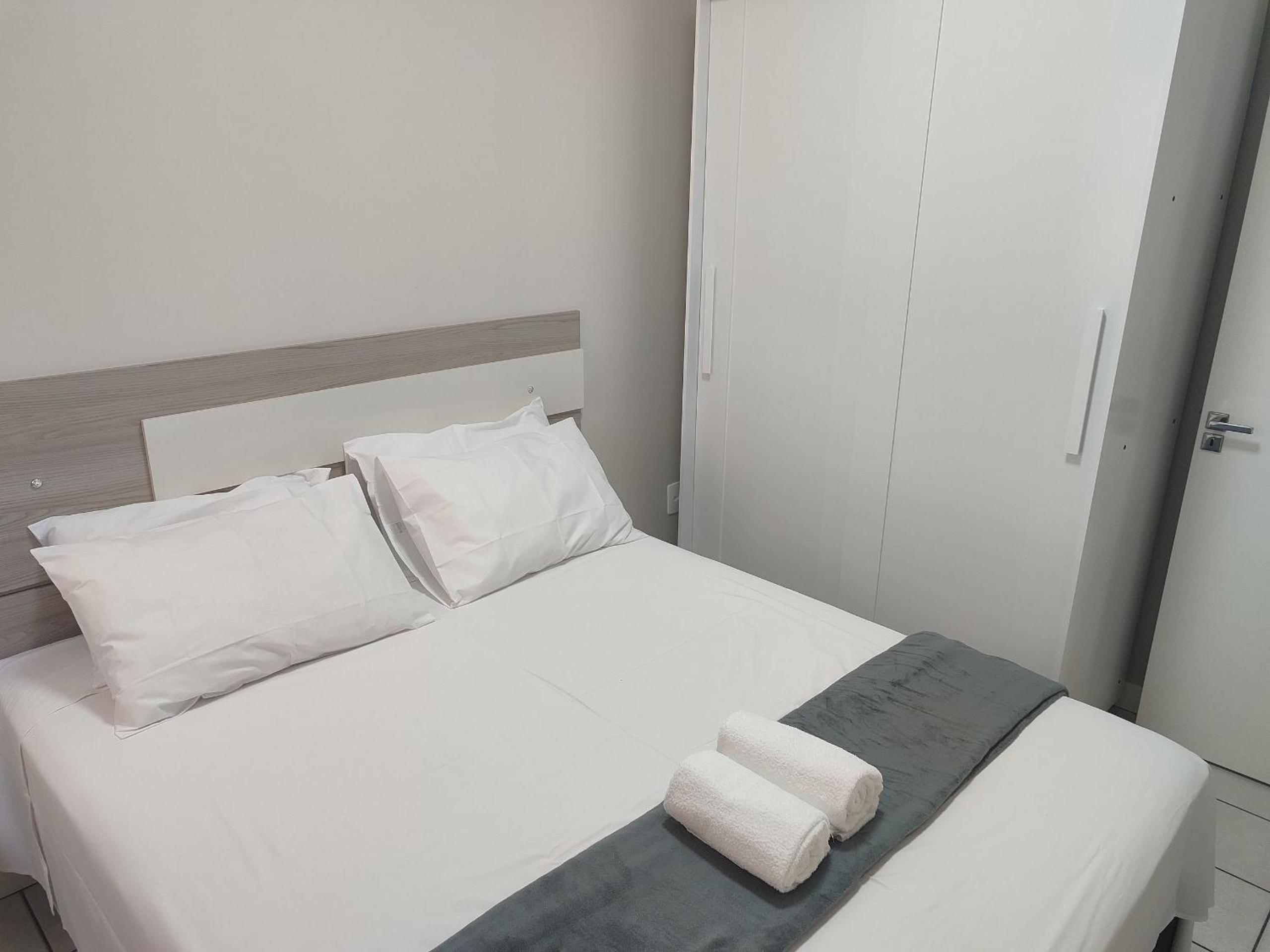 Fully equipped apartments in Meia Praia, 150m from the sea - EOOs