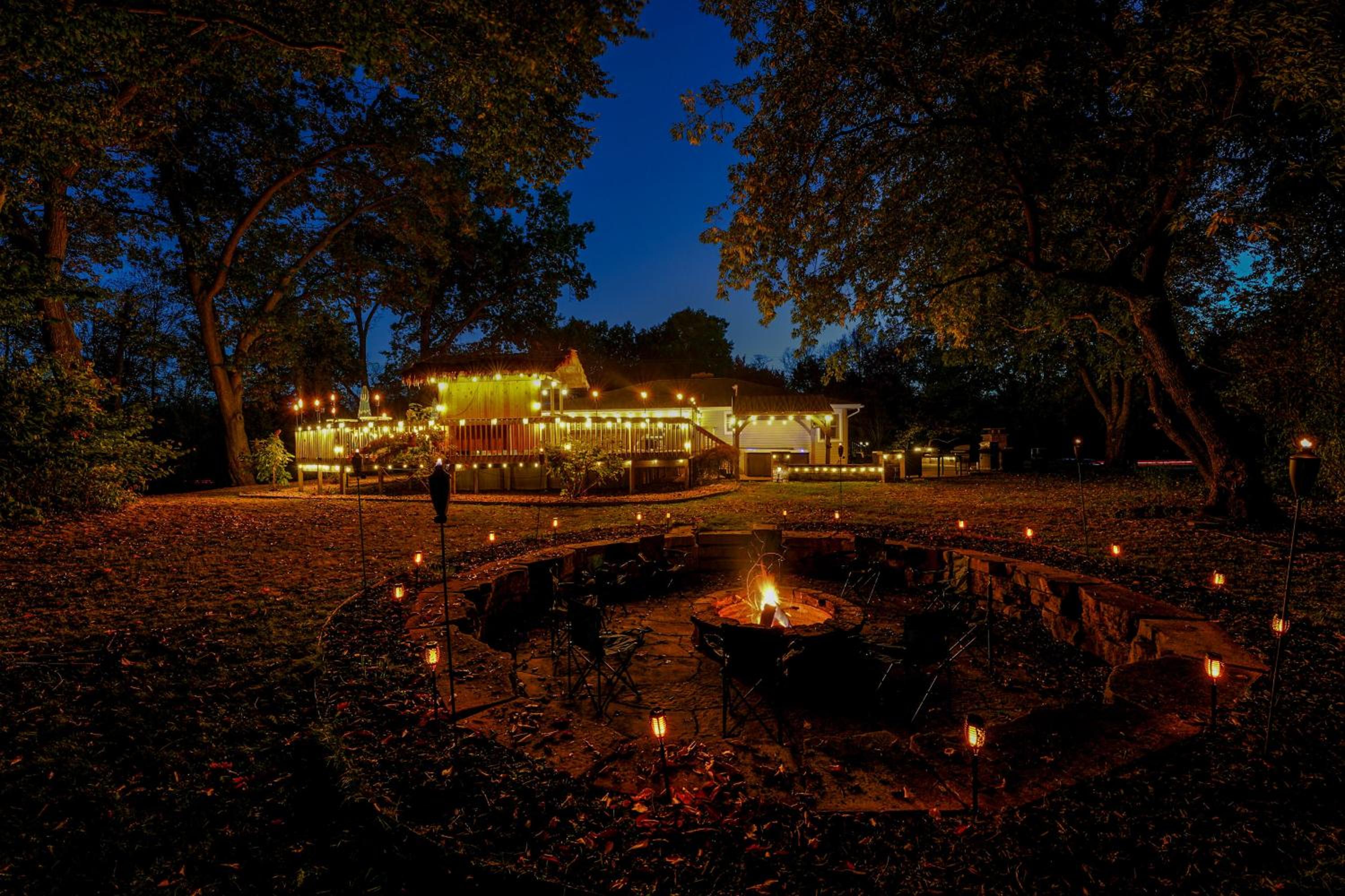Detached Sauna, Movie Room! Relaxation in Muskegon