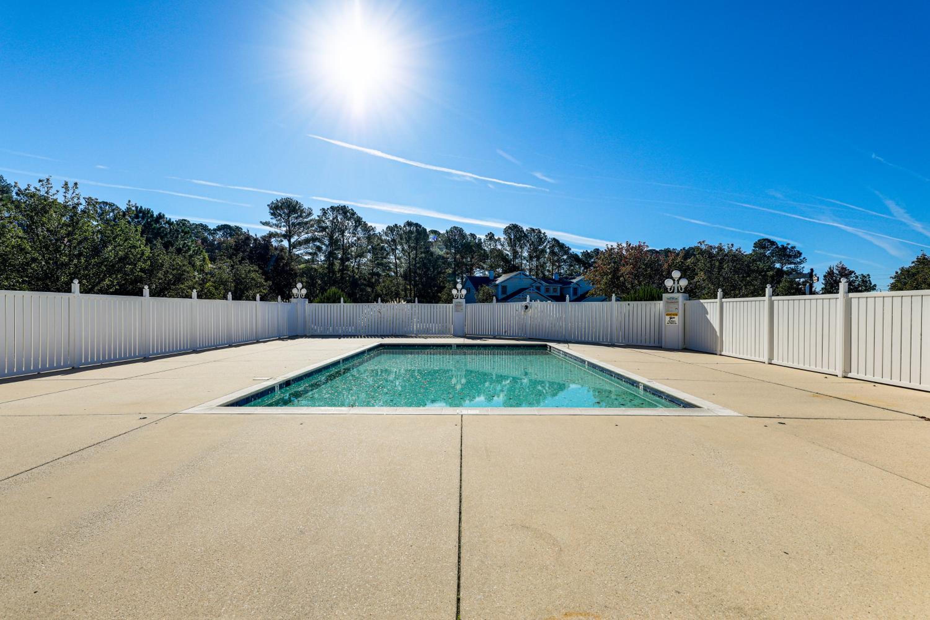 2 Mi to Bethany Beach Boardwalk! Townhome with Pool