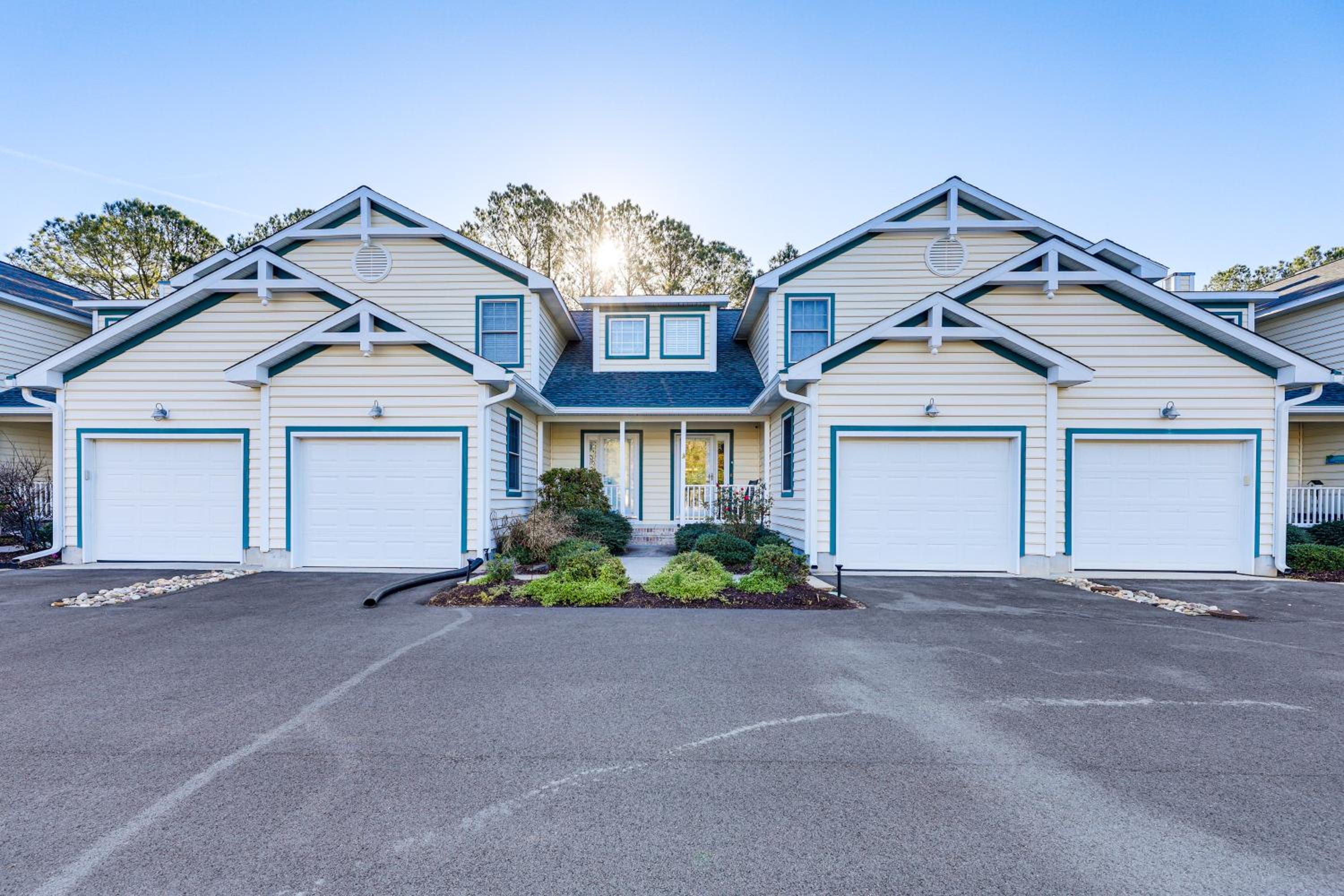 2 Mi to Bethany Beach Boardwalk! Townhome with Pool