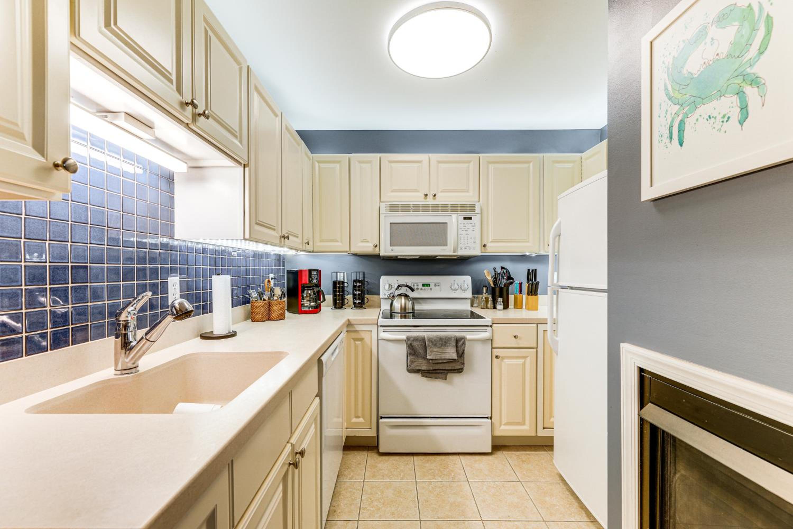 2 Mi to Bethany Beach Boardwalk! Townhome with Pool