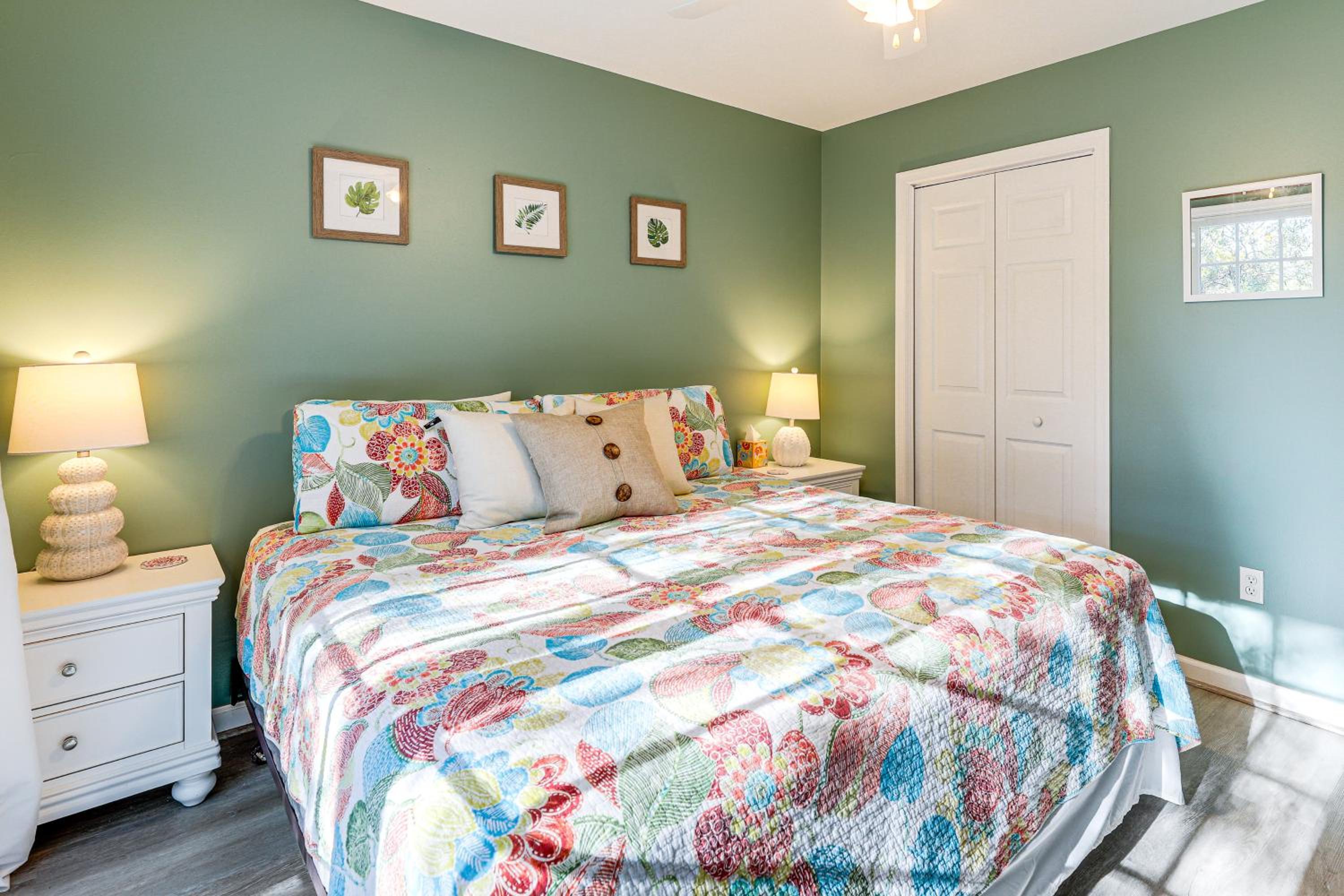 2 Mi to Bethany Beach Boardwalk! Townhome with Pool