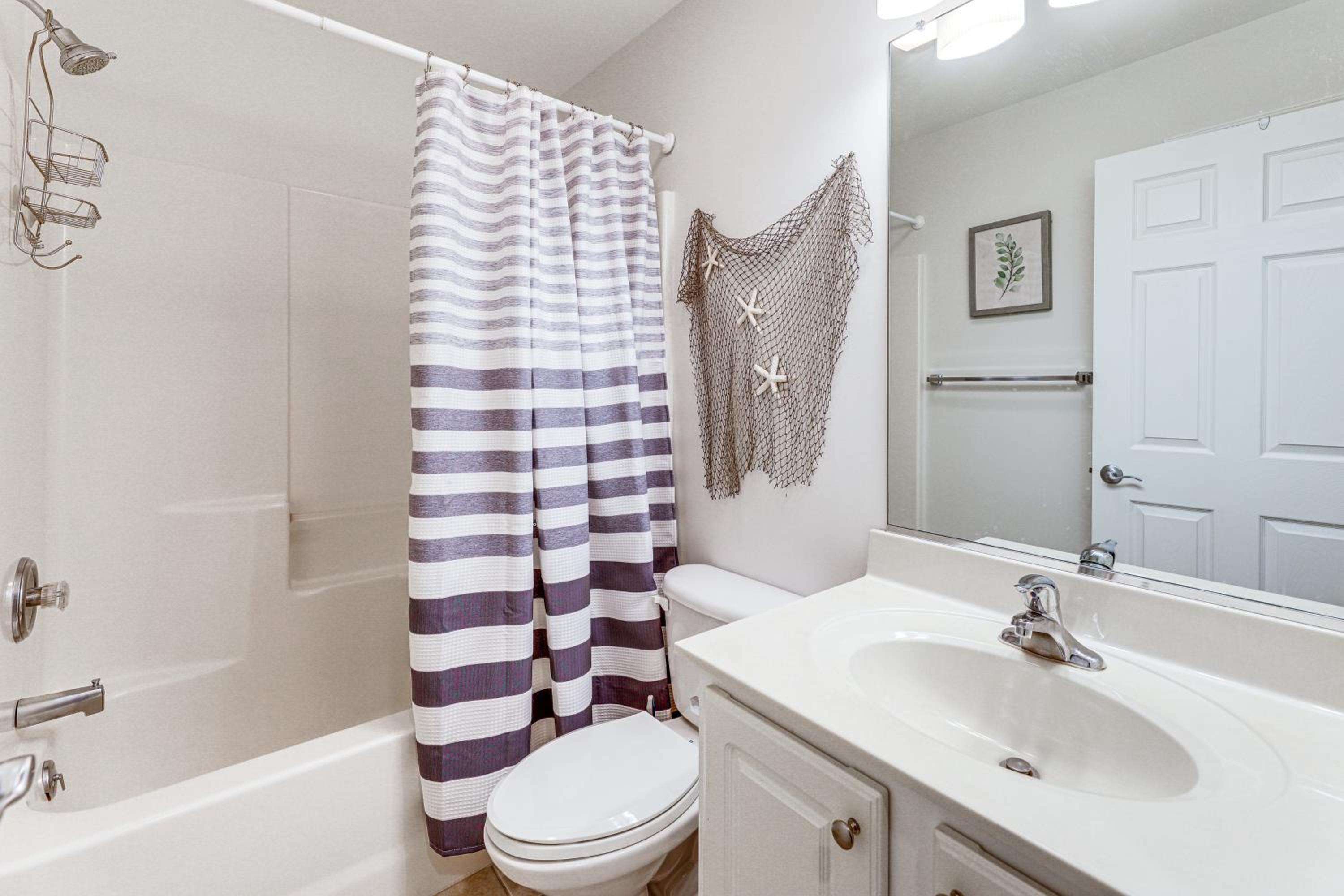 2 Mi to Bethany Beach Boardwalk! Townhome with Pool