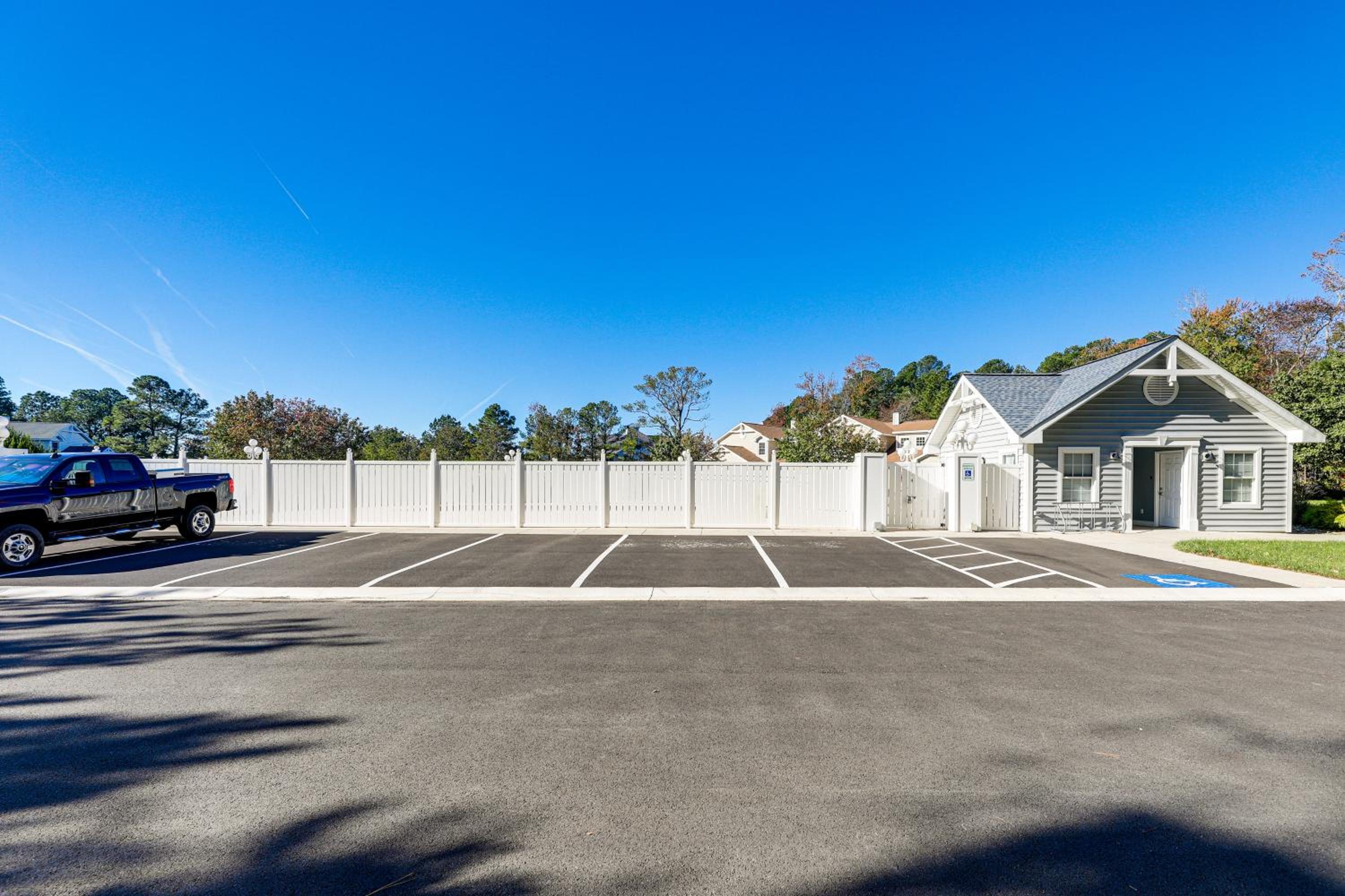2 Mi to Bethany Beach Boardwalk! Townhome with Pool