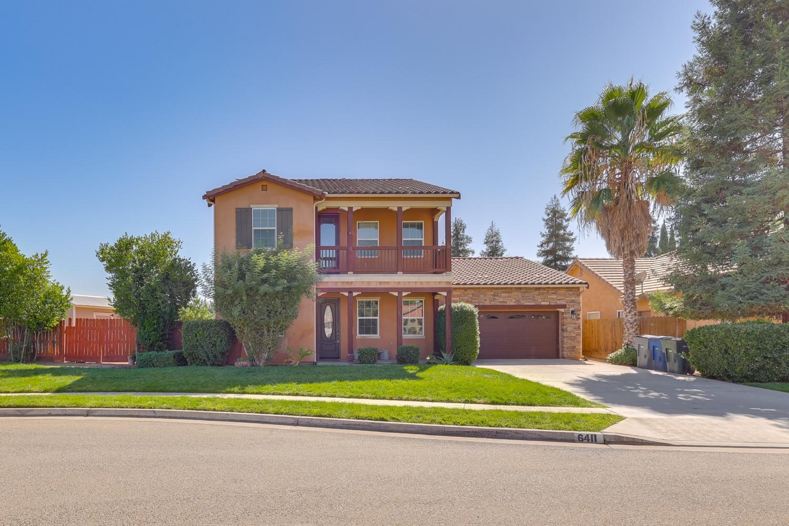 Outdoor Oasis with Fire Pit Pet-Friendly Fresno Gem