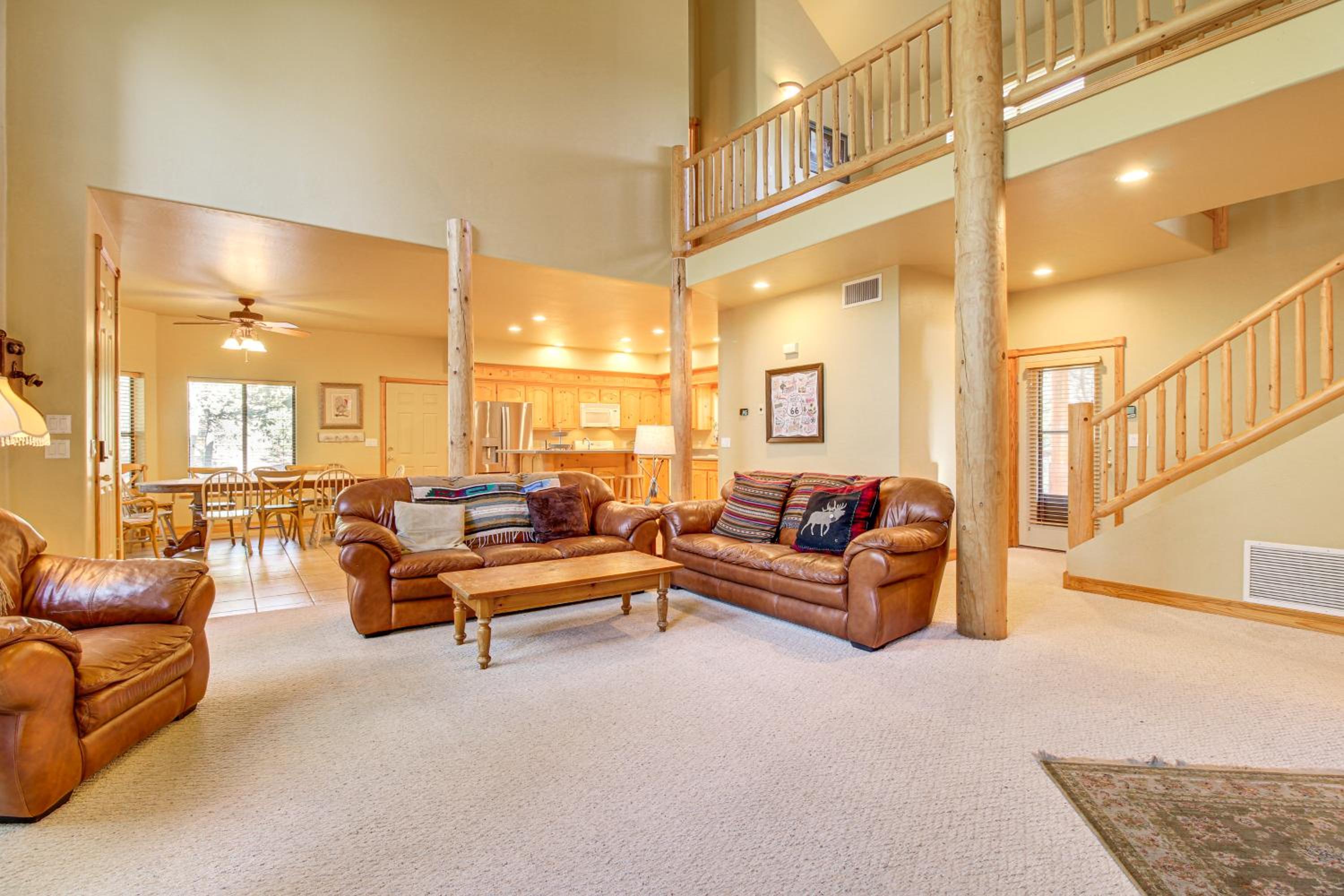 Great for Gatherings! Family Cabin in Lakeside
