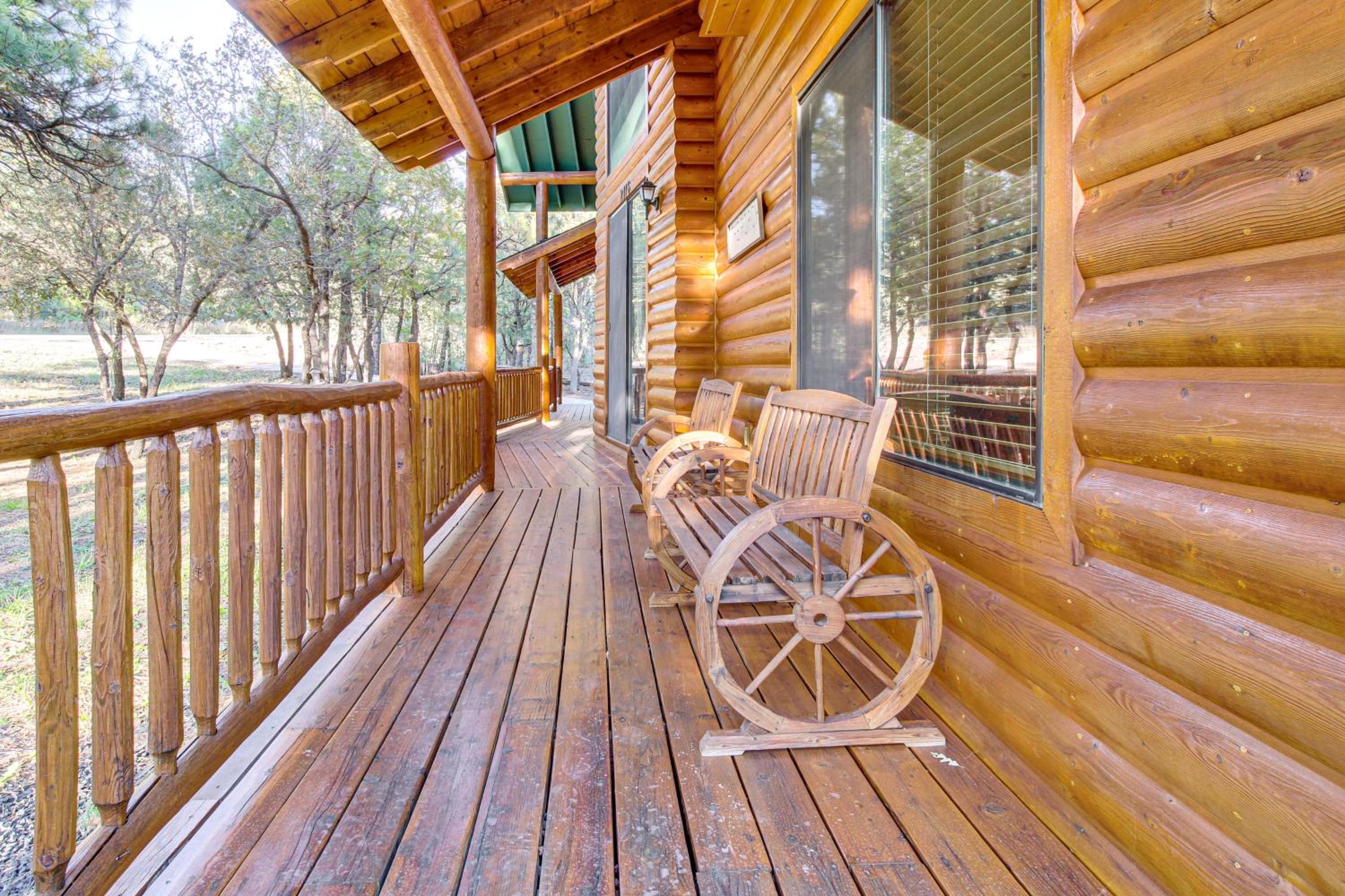 Great for Gatherings! Family Cabin in Lakeside