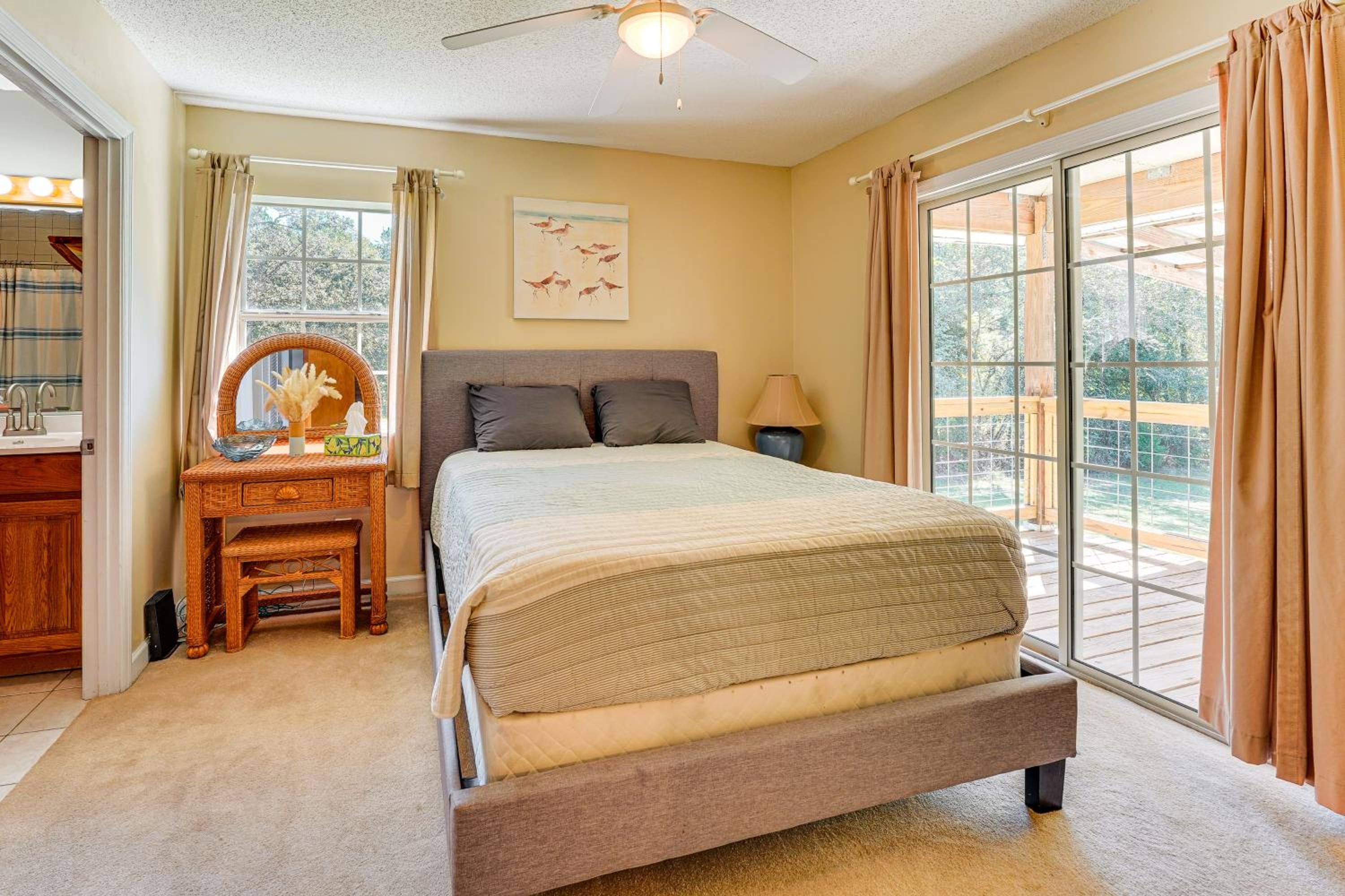 Suwannee River Retreat Pet Friendly, Private Dock