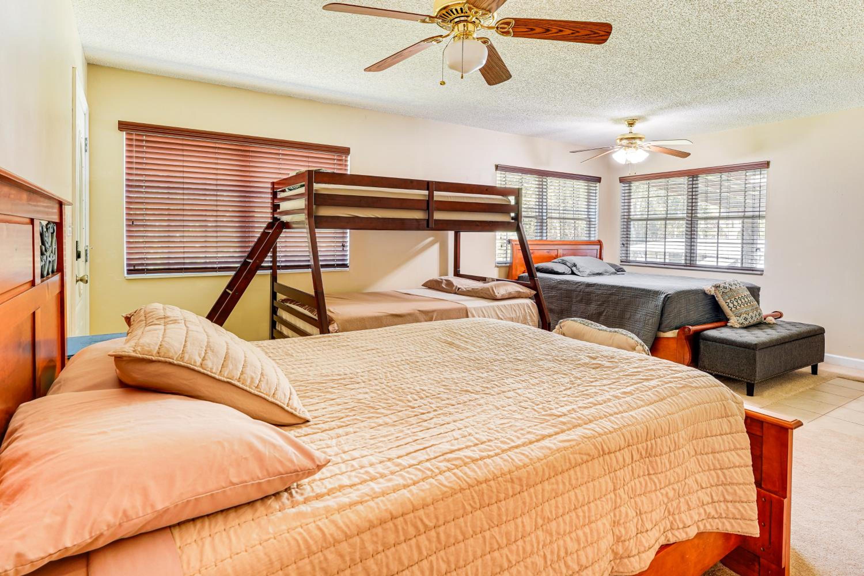 Suwannee River Retreat Pet Friendly, Private Dock